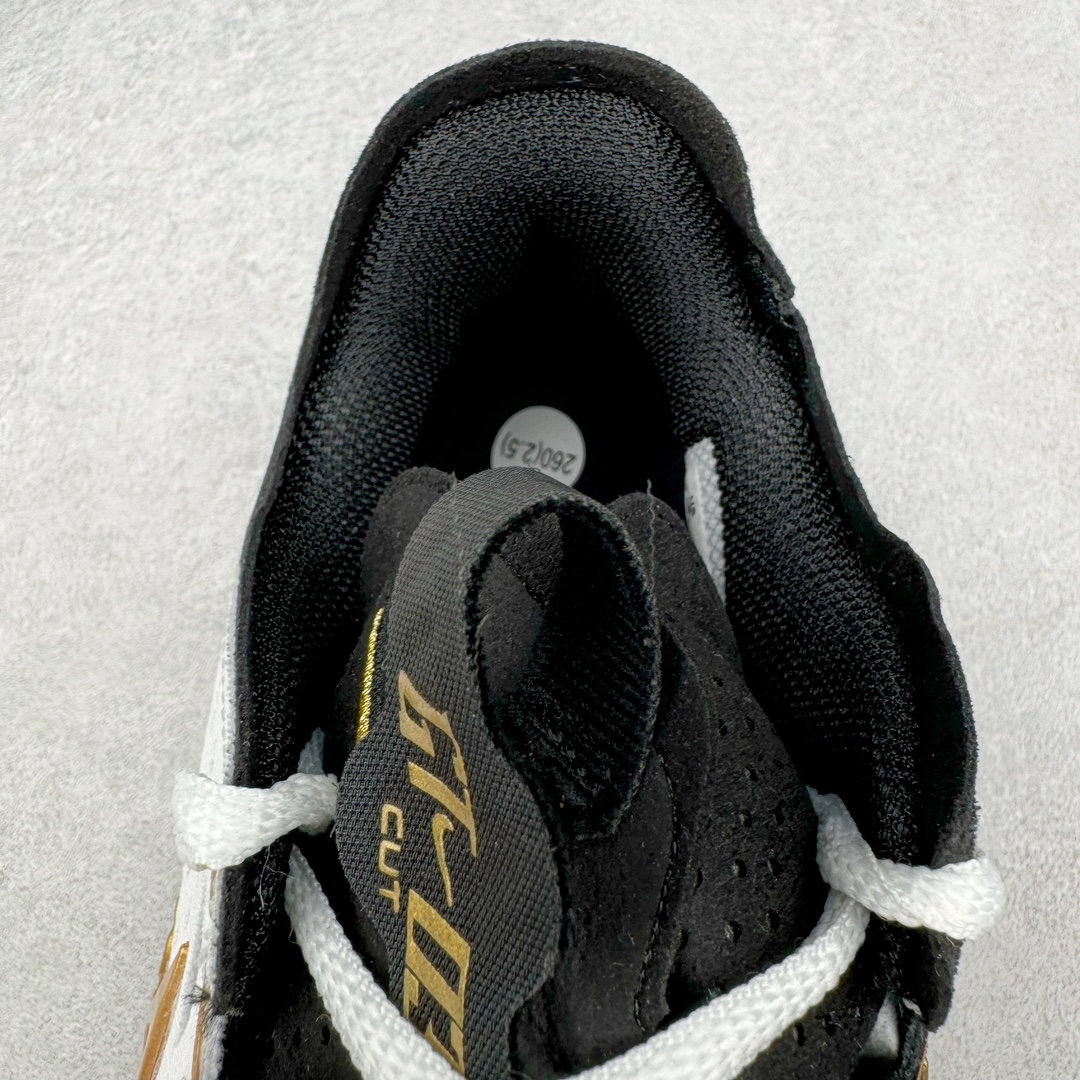 图片[14]-＃JC纯原 NK Air Zoom G.T.Cut 3.0 EP 新款实战低帮篮球鞋 称霸全国 白金 HF5702-170 一个月返厂/换新售后服务 支持各种实战 全套原纸板楦头开发 独家原档数据私模唯一正确8层组合大底 全新GT Cut 3.0 全掌搭载了 ZoomX 泡棉 使得整双鞋在缓震表现上可谓相当优秀 拥有着顶级科技配置的同时 颜值设计也非常可观 整体鞋型仍然保留了前低后高的设计 G.T. Cut 传统的突进极速突破的感觉 鞋头麂皮材质和 NK Flywire 飞线工艺 相对来说包裹感更好了 必备的TPU 支撑片 两侧 Swoosh 的透气孔设计 起到散热透气的作用 鞋舌采用类似跑鞋的半开叉式设计 搭配鞋带既可以提升包裹感 又降低了运动中鞋舌乱跑的可能性 鞋子内里填充相当厚实 避免掉跟 尺码：36 36.5 37.5 38 38.5 39 40 40.5 41 42 42.5 43 44 44.5 45 45.5 46 47 47.5 48.5-选品中心