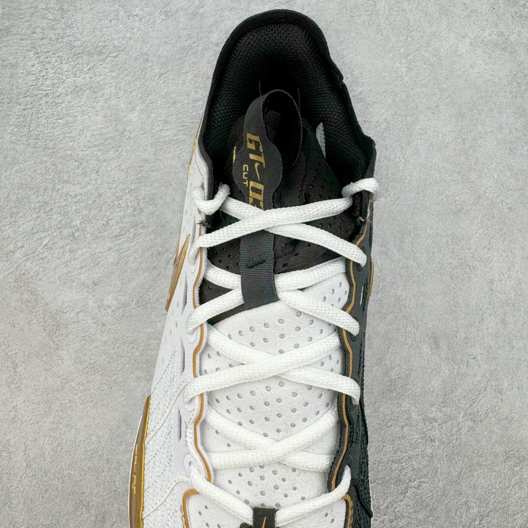 图片[7]-＃JC纯原 NK Air Zoom G.T.Cut 3.0 EP 新款实战低帮篮球鞋 称霸全国 白金 HF5702-170 一个月返厂/换新售后服务 支持各种实战 全套原纸板楦头开发 独家原档数据私模唯一正确8层组合大底 全新GT Cut 3.0 全掌搭载了 ZoomX 泡棉 使得整双鞋在缓震表现上可谓相当优秀 拥有着顶级科技配置的同时 颜值设计也非常可观 整体鞋型仍然保留了前低后高的设计 G.T. Cut 传统的突进极速突破的感觉 鞋头麂皮材质和 NK Flywire 飞线工艺 相对来说包裹感更好了 必备的TPU 支撑片 两侧 Swoosh 的透气孔设计 起到散热透气的作用 鞋舌采用类似跑鞋的半开叉式设计 搭配鞋带既可以提升包裹感 又降低了运动中鞋舌乱跑的可能性 鞋子内里填充相当厚实 避免掉跟 尺码：36 36.5 37.5 38 38.5 39 40 40.5 41 42 42.5 43 44 44.5 45 45.5 46 47 47.5 48.5-选品中心