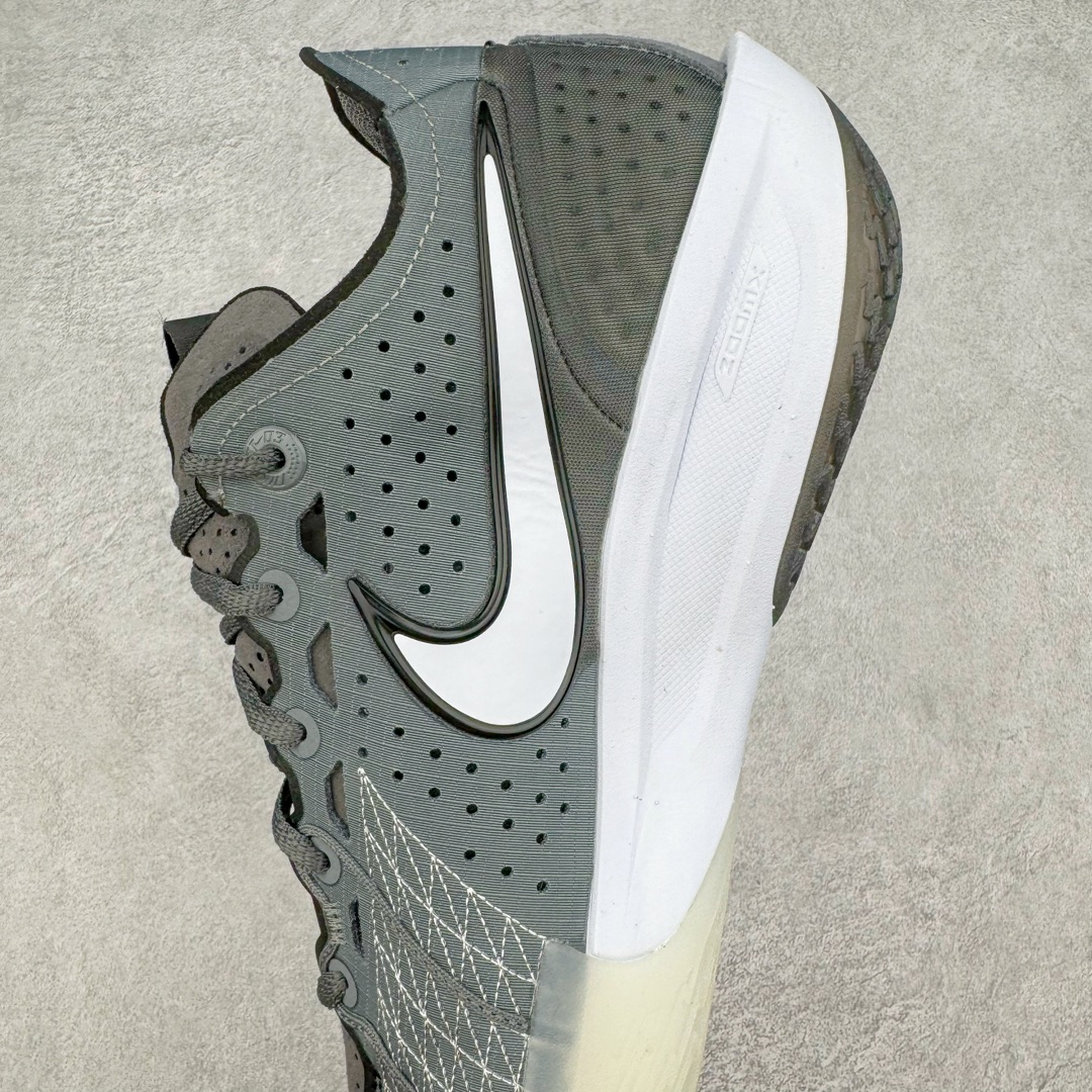 图片[7]-＃JC纯原 NK Air Zoom G.T.Cut 3.0 EP 新款实战低帮篮球鞋 灰色 DV2913-002 一个月返厂/换新售后服务 支持各种实战 全套原纸板楦头开发 独家原档数据私模唯一正确8层组合大底 全新GT Cut 3.0 全掌搭载了 ZoomX 泡棉 使得整双鞋在缓震表现上可谓相当优秀 拥有着顶级科技配置的同时 颜值设计也非常可观 整体鞋型仍然保留了前低后高的设计 G.T. Cut 传统的突进极速突破的感觉 鞋头麂皮材质和 NK Flywire 飞线工艺 相对来说包裹感更好了 必备的TPU 支撑片 两侧 Swoosh 的透气孔设计 起到散热透气的作用 鞋舌采用类似跑鞋的半开叉式设计 搭配鞋带既可以提升包裹感 又降低了运动中鞋舌乱跑的可能性 鞋子内里填充相当厚实 避免掉跟 尺码：36 36.5 37.5 38 38.5 39 40 40.5 41 42 42.5 43 44 44.5 45 45.5 46 47 47.5 48.5-选品中心