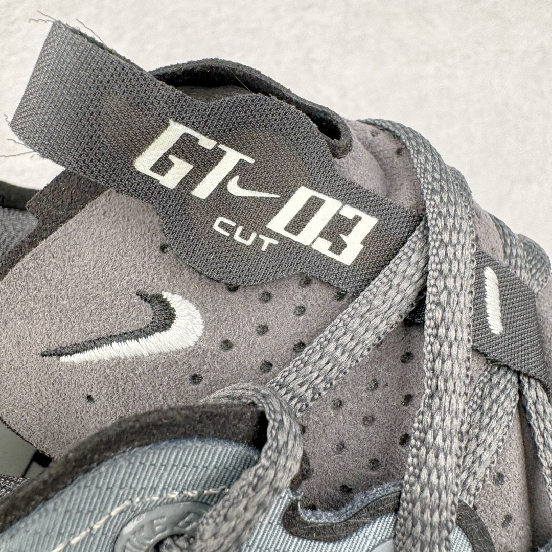 图片[14]-＃JC纯原 NK Air Zoom G.T.Cut 3.0 EP 新款实战低帮篮球鞋 灰色 DV2913-002 一个月返厂/换新售后服务 支持各种实战 全套原纸板楦头开发 独家原档数据私模唯一正确8层组合大底 全新GT Cut 3.0 全掌搭载了 ZoomX 泡棉 使得整双鞋在缓震表现上可谓相当优秀 拥有着顶级科技配置的同时 颜值设计也非常可观 整体鞋型仍然保留了前低后高的设计 G.T. Cut 传统的突进极速突破的感觉 鞋头麂皮材质和 NK Flywire 飞线工艺 相对来说包裹感更好了 必备的TPU 支撑片 两侧 Swoosh 的透气孔设计 起到散热透气的作用 鞋舌采用类似跑鞋的半开叉式设计 搭配鞋带既可以提升包裹感 又降低了运动中鞋舌乱跑的可能性 鞋子内里填充相当厚实 避免掉跟 尺码：36 36.5 37.5 38 38.5 39 40 40.5 41 42 42.5 43 44 44.5 45 45.5 46 47 47.5 48.5-选品中心