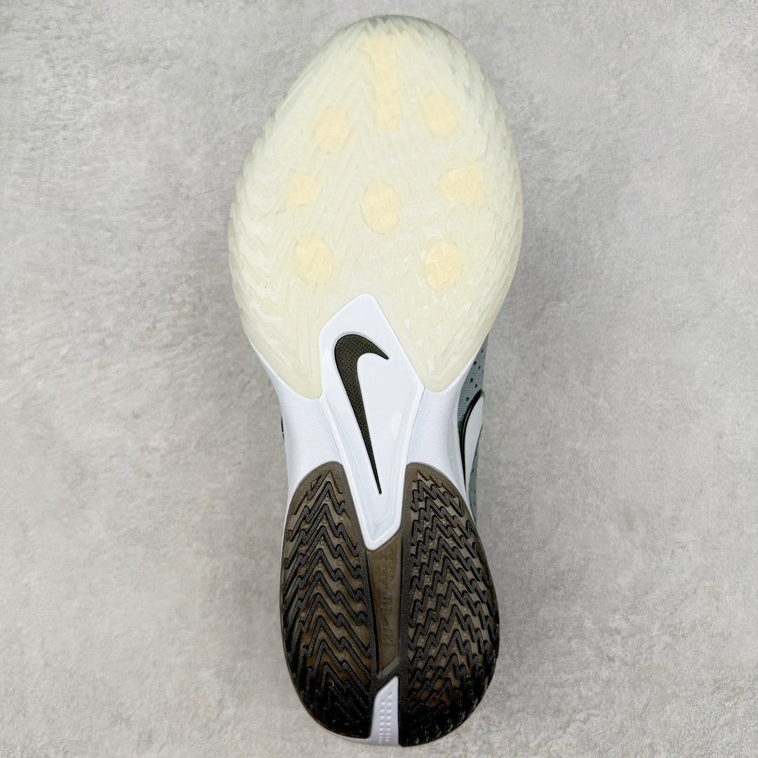 图片[9]-＃JC纯原 NK Air Zoom G.T.Cut 3.0 EP 新款实战低帮篮球鞋 灰色 DV2913-002 一个月返厂/换新售后服务 支持各种实战 全套原纸板楦头开发 独家原档数据私模唯一正确8层组合大底 全新GT Cut 3.0 全掌搭载了 ZoomX 泡棉 使得整双鞋在缓震表现上可谓相当优秀 拥有着顶级科技配置的同时 颜值设计也非常可观 整体鞋型仍然保留了前低后高的设计 G.T. Cut 传统的突进极速突破的感觉 鞋头麂皮材质和 NK Flywire 飞线工艺 相对来说包裹感更好了 必备的TPU 支撑片 两侧 Swoosh 的透气孔设计 起到散热透气的作用 鞋舌采用类似跑鞋的半开叉式设计 搭配鞋带既可以提升包裹感 又降低了运动中鞋舌乱跑的可能性 鞋子内里填充相当厚实 避免掉跟 尺码：36 36.5 37.5 38 38.5 39 40 40.5 41 42 42.5 43 44 44.5 45 45.5 46 47 47.5 48.5-选品中心