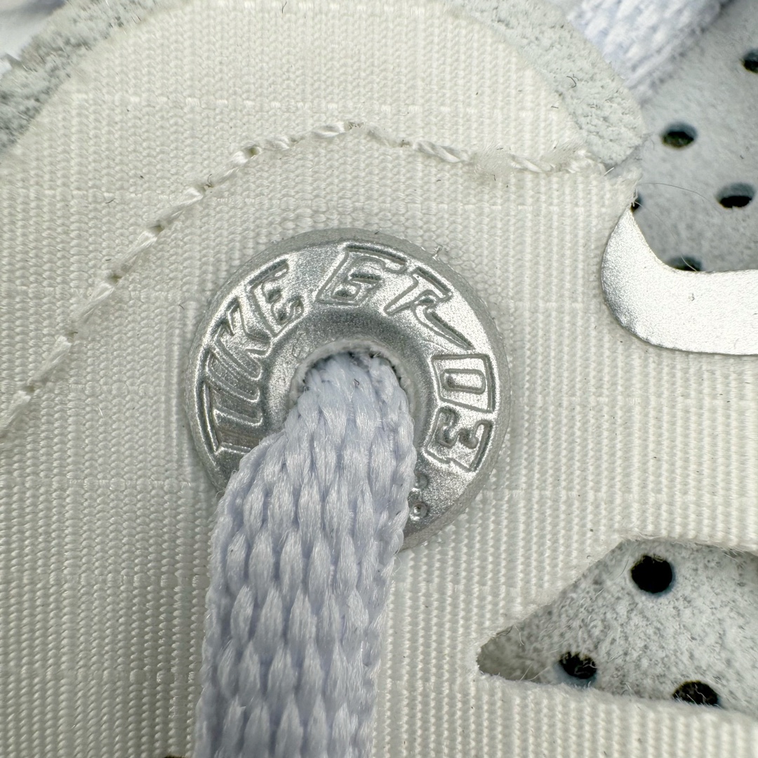 图片[13]-＃JC纯原 NK Air Zoom G.T.Cut 3.0 EP 新款实战低帮篮球鞋 白红 DV2918-101 一个月返厂/换新售后服务 支持各种实战 全套原纸板楦头开发 独家原档数据私模唯一正确8层组合大底 全新GT Cut 3.0 全掌搭载了 ZoomX 泡棉 使得整双鞋在缓震表现上可谓相当优秀 拥有着顶级科技配置的同时 颜值设计也非常可观 整体鞋型仍然保留了前低后高的设计 G.T. Cut 传统的突进极速突破的感觉 鞋头麂皮材质和 NK Flywire 飞线工艺 相对来说包裹感更好了 必备的TPU 支撑片 两侧 Swoosh 的透气孔设计 起到散热透气的作用 鞋舌采用类似跑鞋的半开叉式设计 搭配鞋带既可以提升包裹感 又降低了运动中鞋舌乱跑的可能性 鞋子内里填充相当厚实 避免掉跟 尺码：36 36.5 37.5 38 38.5 39 40 40.5 41 42 42.5 43 44 44.5 45 45.5 46 47 47.5 48.5-选品中心