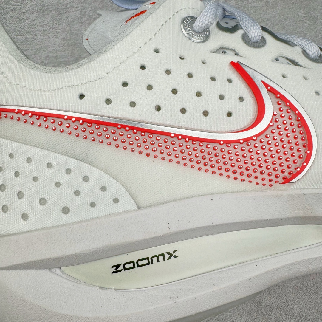 图片[17]-＃JC纯原 NK Air Zoom G.T.Cut 3.0 EP 新款实战低帮篮球鞋 白红 DV2918-101 一个月返厂/换新售后服务 支持各种实战 全套原纸板楦头开发 独家原档数据私模唯一正确8层组合大底 全新GT Cut 3.0 全掌搭载了 ZoomX 泡棉 使得整双鞋在缓震表现上可谓相当优秀 拥有着顶级科技配置的同时 颜值设计也非常可观 整体鞋型仍然保留了前低后高的设计 G.T. Cut 传统的突进极速突破的感觉 鞋头麂皮材质和 NK Flywire 飞线工艺 相对来说包裹感更好了 必备的TPU 支撑片 两侧 Swoosh 的透气孔设计 起到散热透气的作用 鞋舌采用类似跑鞋的半开叉式设计 搭配鞋带既可以提升包裹感 又降低了运动中鞋舌乱跑的可能性 鞋子内里填充相当厚实 避免掉跟 尺码：36 36.5 37.5 38 38.5 39 40 40.5 41 42 42.5 43 44 44.5 45 45.5 46 47 47.5 48.5-选品中心