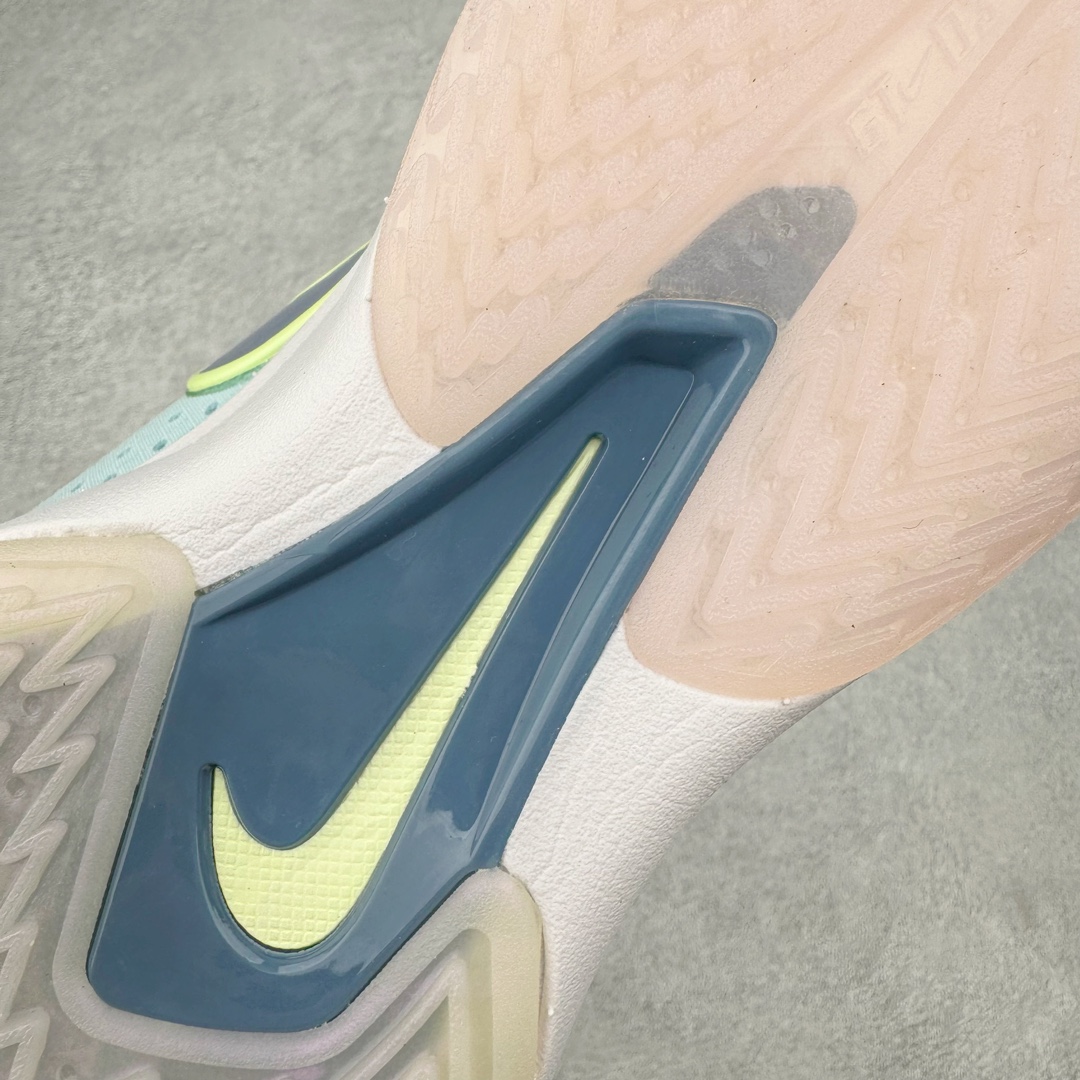 图片[17]-＃JC纯原 NK Air Zoom G.T.Cut 3.0 EP 新款实战低帮篮球鞋 复活节蓝色 DV2913-401 一个月返厂/换新售后服务 支持各种实战 全套原纸板楦头开发 独家原档数据私模唯一正确8层组合大底 全新GT Cut 3.0 全掌搭载了 ZoomX 泡棉 使得整双鞋在缓震表现上可谓相当优秀 拥有着顶级科技配置的同时 颜值设计也非常可观 整体鞋型仍然保留了前低后高的设计 G.T. Cut 传统的突进极速突破的感觉 鞋头麂皮材质和 NK Flywire 飞线工艺 相对来说包裹感更好了 必备的TPU 支撑片 两侧 Swoosh 的透气孔设计 起到散热透气的作用 鞋舌采用类似跑鞋的半开叉式设计 搭配鞋带既可以提升包裹感 又降低了运动中鞋舌乱跑的可能性 鞋子内里填充相当厚实 避免掉跟 尺码：36 36.5 37.5 38 38.5 39 40 40.5 41 42 42.5 43 44 44.5 45 45.5 46 47 47.5 48.5-选品中心