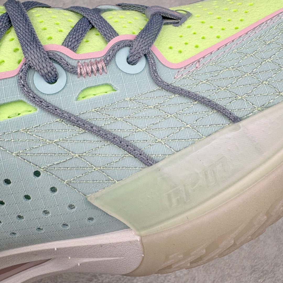 图片[13]-＃JC纯原 NK Air Zoom G.T.Cut 3.0 EP 新款实战低帮篮球鞋 复活节蓝色 DV2913-401 一个月返厂/换新售后服务 支持各种实战 全套原纸板楦头开发 独家原档数据私模唯一正确8层组合大底 全新GT Cut 3.0 全掌搭载了 ZoomX 泡棉 使得整双鞋在缓震表现上可谓相当优秀 拥有着顶级科技配置的同时 颜值设计也非常可观 整体鞋型仍然保留了前低后高的设计 G.T. Cut 传统的突进极速突破的感觉 鞋头麂皮材质和 NK Flywire 飞线工艺 相对来说包裹感更好了 必备的TPU 支撑片 两侧 Swoosh 的透气孔设计 起到散热透气的作用 鞋舌采用类似跑鞋的半开叉式设计 搭配鞋带既可以提升包裹感 又降低了运动中鞋舌乱跑的可能性 鞋子内里填充相当厚实 避免掉跟 尺码：36 36.5 37.5 38 38.5 39 40 40.5 41 42 42.5 43 44 44.5 45 45.5 46 47 47.5 48.5-选品中心