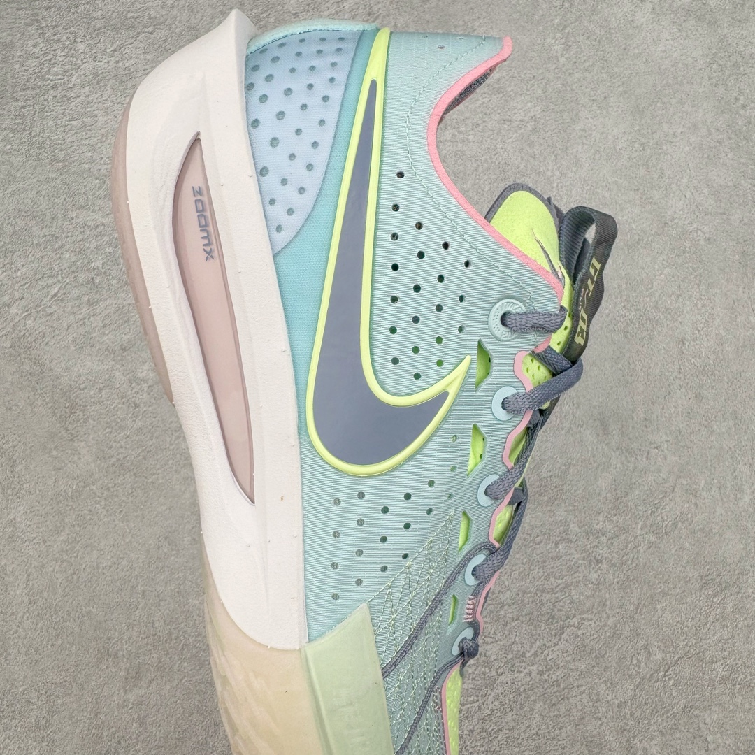 图片[6]-＃JC纯原 NK Air Zoom G.T.Cut 3.0 EP 新款实战低帮篮球鞋 复活节蓝色 DV2913-401 一个月返厂/换新售后服务 支持各种实战 全套原纸板楦头开发 独家原档数据私模唯一正确8层组合大底 全新GT Cut 3.0 全掌搭载了 ZoomX 泡棉 使得整双鞋在缓震表现上可谓相当优秀 拥有着顶级科技配置的同时 颜值设计也非常可观 整体鞋型仍然保留了前低后高的设计 G.T. Cut 传统的突进极速突破的感觉 鞋头麂皮材质和 NK Flywire 飞线工艺 相对来说包裹感更好了 必备的TPU 支撑片 两侧 Swoosh 的透气孔设计 起到散热透气的作用 鞋舌采用类似跑鞋的半开叉式设计 搭配鞋带既可以提升包裹感 又降低了运动中鞋舌乱跑的可能性 鞋子内里填充相当厚实 避免掉跟 尺码：36 36.5 37.5 38 38.5 39 40 40.5 41 42 42.5 43 44 44.5 45 45.5 46 47 47.5 48.5-选品中心