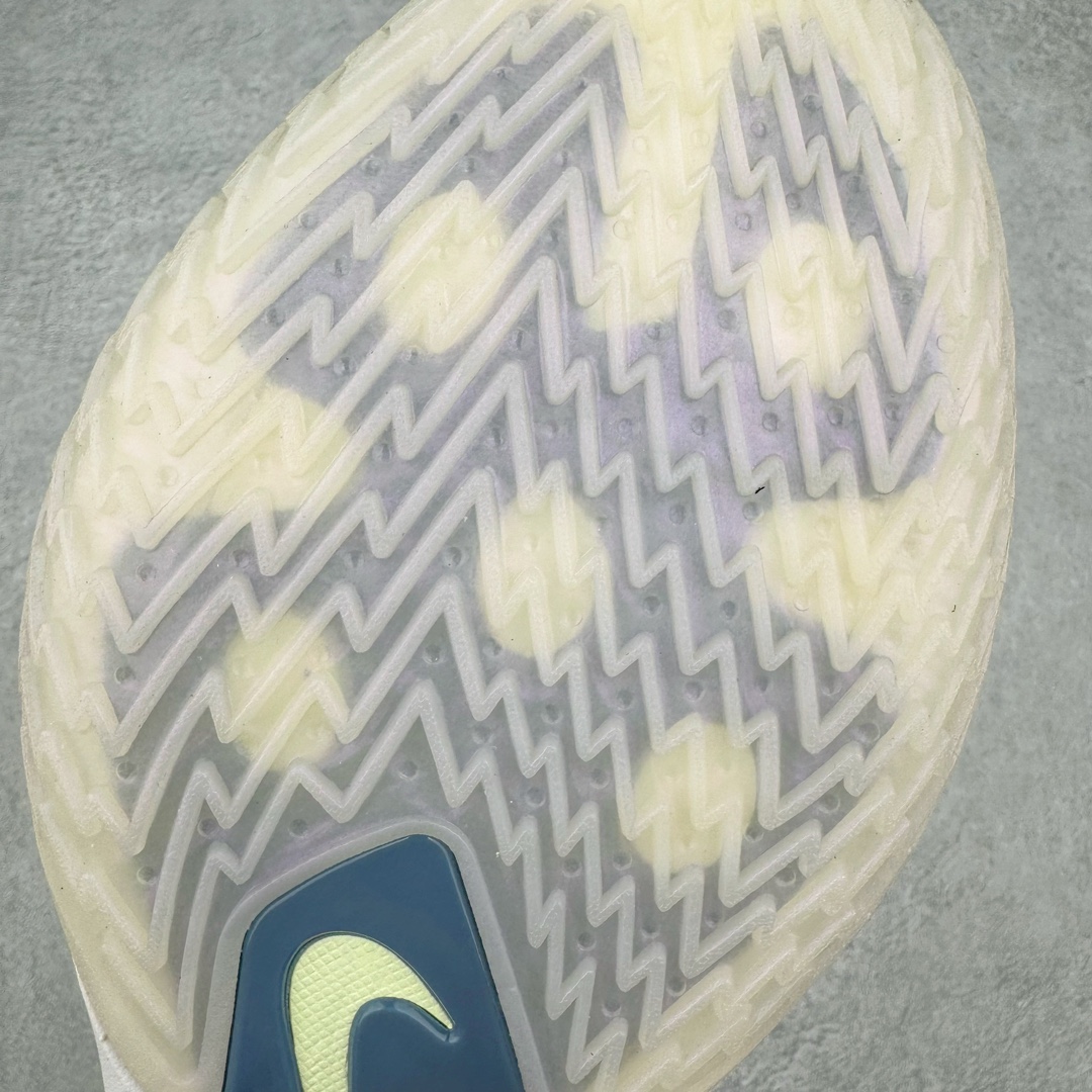 图片[18]-＃JC纯原 NK Air Zoom G.T.Cut 3.0 EP 新款实战低帮篮球鞋 复活节蓝色 DV2913-401 一个月返厂/换新售后服务 支持各种实战 全套原纸板楦头开发 独家原档数据私模唯一正确8层组合大底 全新GT Cut 3.0 全掌搭载了 ZoomX 泡棉 使得整双鞋在缓震表现上可谓相当优秀 拥有着顶级科技配置的同时 颜值设计也非常可观 整体鞋型仍然保留了前低后高的设计 G.T. Cut 传统的突进极速突破的感觉 鞋头麂皮材质和 NK Flywire 飞线工艺 相对来说包裹感更好了 必备的TPU 支撑片 两侧 Swoosh 的透气孔设计 起到散热透气的作用 鞋舌采用类似跑鞋的半开叉式设计 搭配鞋带既可以提升包裹感 又降低了运动中鞋舌乱跑的可能性 鞋子内里填充相当厚实 避免掉跟 尺码：36 36.5 37.5 38 38.5 39 40 40.5 41 42 42.5 43 44 44.5 45 45.5 46 47 47.5 48.5-选品中心