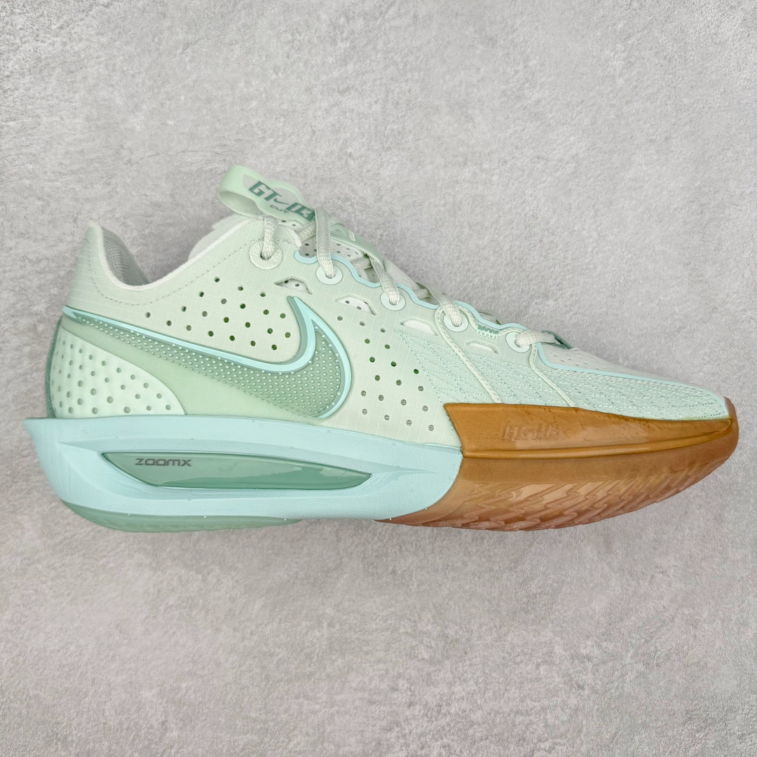 ＃JC纯原 NK Air Zoom G.T.Cut 3.0 EP 新款实战低帮篮球鞋 薄荷绿 DV2913-300 一个月返厂/换新售后服务 支持各种实战 全套原纸板楦头开发 独家原档数据私模唯一正确8层组合大底 全新GT Cut 3.0 全掌搭载了 ZoomX 泡棉 使得整双鞋在缓震表现上可谓相当优秀 拥有着顶级科技配置的同时 颜值设计也非常可观 整体鞋型仍然保留了前低后高的设计 G.T. Cut 传统的突进极速突破的感觉 鞋头麂皮材质和 NK Flywire 飞线工艺 相对来说包裹感更好了 必备的TPU 支撑片 两侧 Swoosh 的透气孔设计 起到散热透气的作用 鞋舌采用类似跑鞋的半开叉式设计 搭配鞋带既可以提升包裹感 又降低了运动中鞋舌乱跑的可能性 鞋子内里填充相当厚实 避免掉跟 尺码：36 36.5 37.5 38 38.5 39 40 40.5 41 42 42.5 43 44 44.5 45 45.5 46 47 47.5 48.5-选品中心