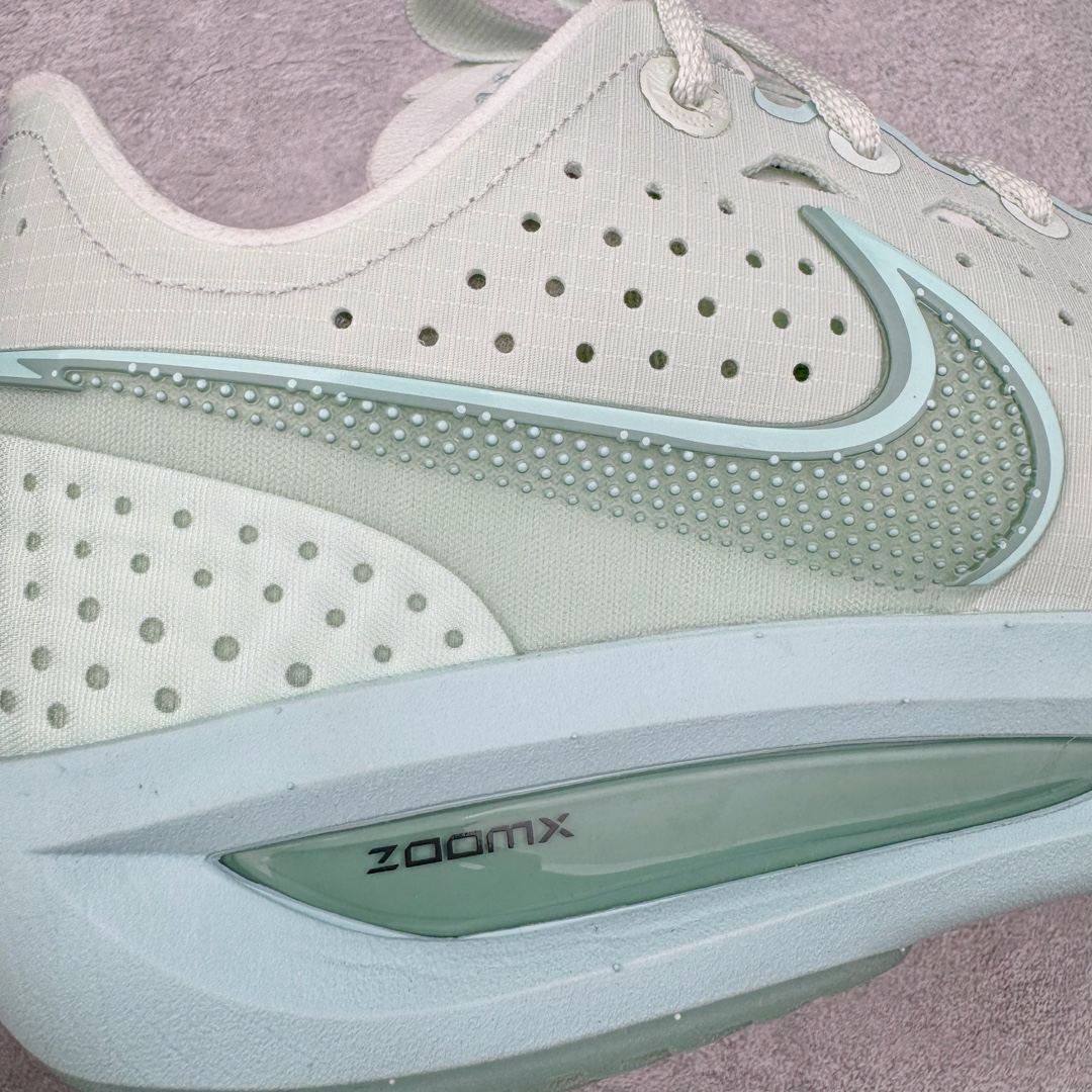 图片[16]-＃JC纯原 NK Air Zoom G.T.Cut 3.0 EP 新款实战低帮篮球鞋 薄荷绿 DV2913-300 一个月返厂/换新售后服务 支持各种实战 全套原纸板楦头开发 独家原档数据私模唯一正确8层组合大底 全新GT Cut 3.0 全掌搭载了 ZoomX 泡棉 使得整双鞋在缓震表现上可谓相当优秀 拥有着顶级科技配置的同时 颜值设计也非常可观 整体鞋型仍然保留了前低后高的设计 G.T. Cut 传统的突进极速突破的感觉 鞋头麂皮材质和 NK Flywire 飞线工艺 相对来说包裹感更好了 必备的TPU 支撑片 两侧 Swoosh 的透气孔设计 起到散热透气的作用 鞋舌采用类似跑鞋的半开叉式设计 搭配鞋带既可以提升包裹感 又降低了运动中鞋舌乱跑的可能性 鞋子内里填充相当厚实 避免掉跟 尺码：36 36.5 37.5 38 38.5 39 40 40.5 41 42 42.5 43 44 44.5 45 45.5 46 47 47.5 48.5-选品中心