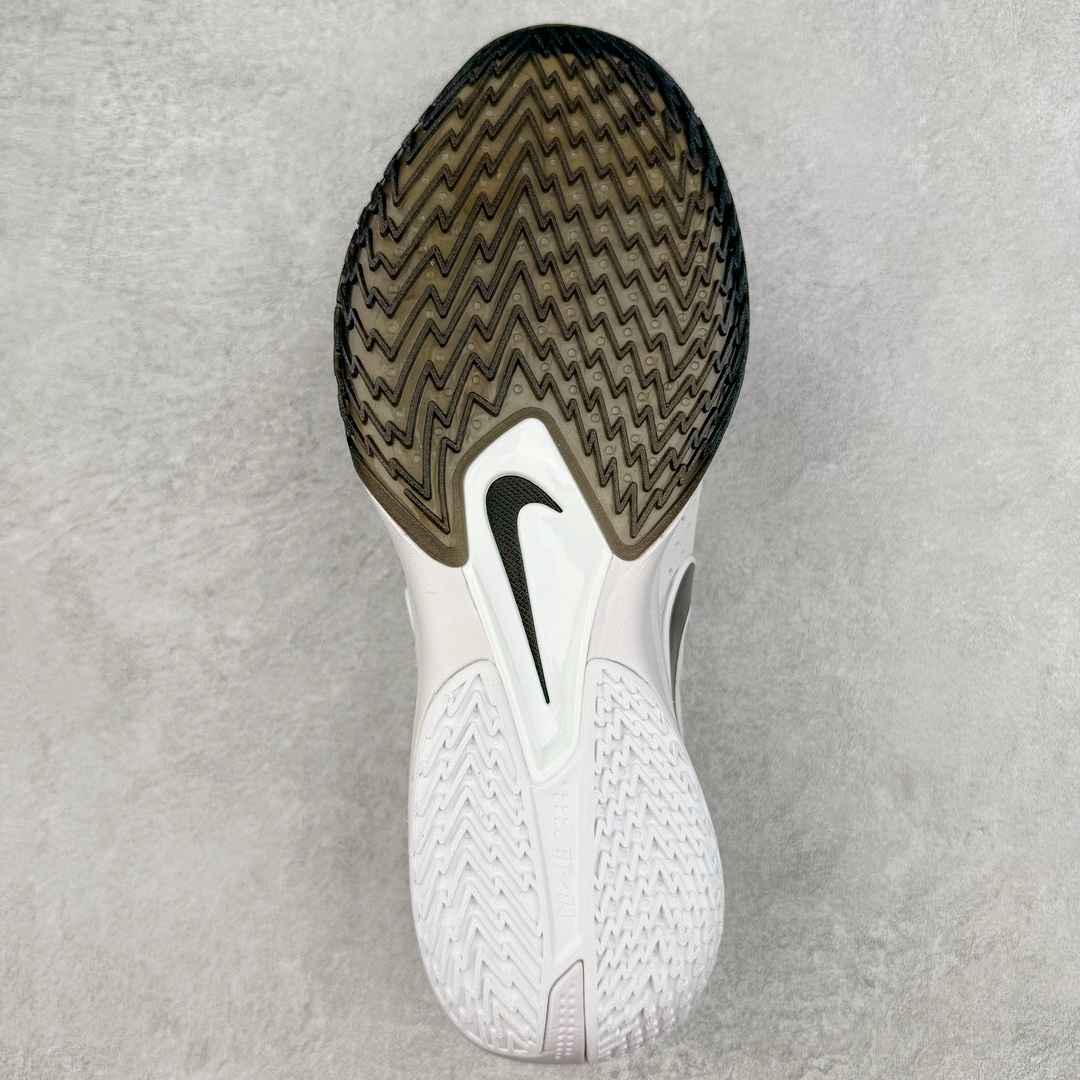 图片[9]-＃JC纯原 NK Air Zoom G.T.Cut 3.0 EP 新款实战低帮篮球鞋 黑白熊猫 DV2913-102 一个月返厂/换新售后服务 支持各种实战 全套原纸板楦头开发 独家原档数据私模唯一正确8层组合大底 全新GT Cut 3.0 全掌搭载了 ZoomX 泡棉 使得整双鞋在缓震表现上可谓相当优秀 拥有着顶级科技配置的同时 颜值设计也非常可观 整体鞋型仍然保留了前低后高的设计 G.T. Cut 传统的突进极速突破的感觉 鞋头麂皮材质和 NK Flywire 飞线工艺 相对来说包裹感更好了 必备的TPU 支撑片 两侧 Swoosh 的透气孔设计 起到散热透气的作用 鞋舌采用类似跑鞋的半开叉式设计 搭配鞋带既可以提升包裹感 又降低了运动中鞋舌乱跑的可能性 鞋子内里填充相当厚实 避免掉跟 尺码：36 36.5 37.5 38 38.5 39 40 40.5 41 42 42.5 43 44 44.5 45 45.5 46 47 47.5 48.5-选品中心