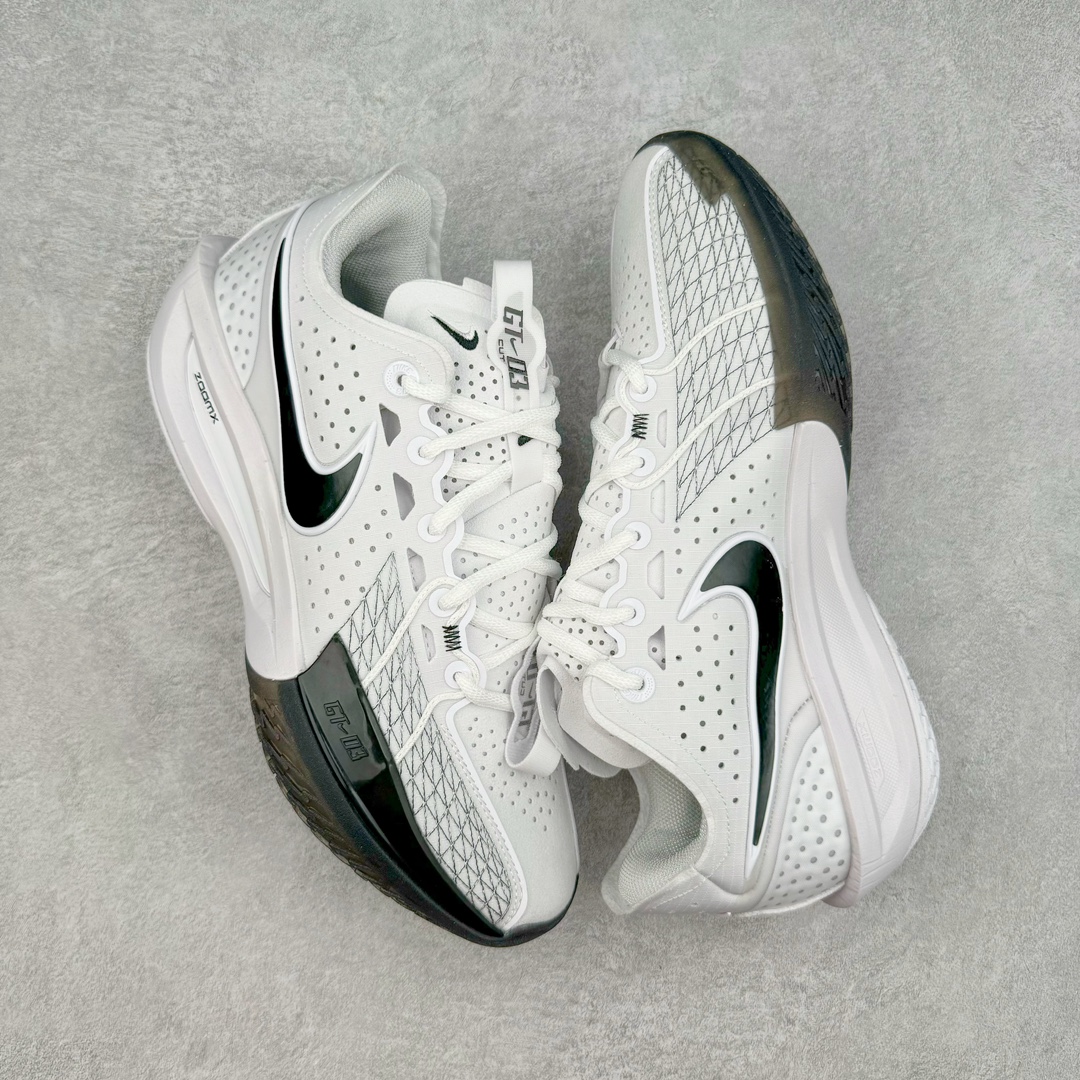 图片[3]-＃JC纯原 NK Air Zoom G.T.Cut 3.0 EP 新款实战低帮篮球鞋 黑白熊猫 DV2913-102 一个月返厂/换新售后服务 支持各种实战 全套原纸板楦头开发 独家原档数据私模唯一正确8层组合大底 全新GT Cut 3.0 全掌搭载了 ZoomX 泡棉 使得整双鞋在缓震表现上可谓相当优秀 拥有着顶级科技配置的同时 颜值设计也非常可观 整体鞋型仍然保留了前低后高的设计 G.T. Cut 传统的突进极速突破的感觉 鞋头麂皮材质和 NK Flywire 飞线工艺 相对来说包裹感更好了 必备的TPU 支撑片 两侧 Swoosh 的透气孔设计 起到散热透气的作用 鞋舌采用类似跑鞋的半开叉式设计 搭配鞋带既可以提升包裹感 又降低了运动中鞋舌乱跑的可能性 鞋子内里填充相当厚实 避免掉跟 尺码：36 36.5 37.5 38 38.5 39 40 40.5 41 42 42.5 43 44 44.5 45 45.5 46 47 47.5 48.5-选品中心