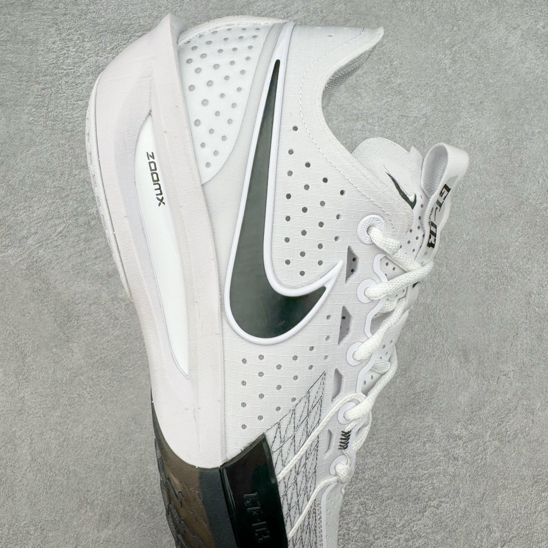 图片[6]-＃JC纯原 NK Air Zoom G.T.Cut 3.0 EP 新款实战低帮篮球鞋 黑白熊猫 DV2913-102 一个月返厂/换新售后服务 支持各种实战 全套原纸板楦头开发 独家原档数据私模唯一正确8层组合大底 全新GT Cut 3.0 全掌搭载了 ZoomX 泡棉 使得整双鞋在缓震表现上可谓相当优秀 拥有着顶级科技配置的同时 颜值设计也非常可观 整体鞋型仍然保留了前低后高的设计 G.T. Cut 传统的突进极速突破的感觉 鞋头麂皮材质和 NK Flywire 飞线工艺 相对来说包裹感更好了 必备的TPU 支撑片 两侧 Swoosh 的透气孔设计 起到散热透气的作用 鞋舌采用类似跑鞋的半开叉式设计 搭配鞋带既可以提升包裹感 又降低了运动中鞋舌乱跑的可能性 鞋子内里填充相当厚实 避免掉跟 尺码：36 36.5 37.5 38 38.5 39 40 40.5 41 42 42.5 43 44 44.5 45 45.5 46 47 47.5 48.5-选品中心