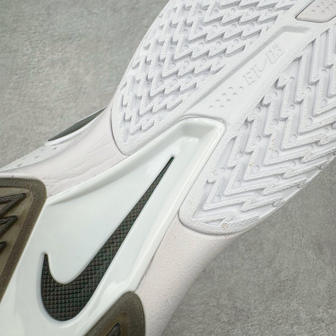 图片[12]-＃JC纯原 NK Air Zoom G.T.Cut 3.0 EP 新款实战低帮篮球鞋 黑白熊猫 DV2913-102 一个月返厂/换新售后服务 支持各种实战 全套原纸板楦头开发 独家原档数据私模唯一正确8层组合大底 全新GT Cut 3.0 全掌搭载了 ZoomX 泡棉 使得整双鞋在缓震表现上可谓相当优秀 拥有着顶级科技配置的同时 颜值设计也非常可观 整体鞋型仍然保留了前低后高的设计 G.T. Cut 传统的突进极速突破的感觉 鞋头麂皮材质和 NK Flywire 飞线工艺 相对来说包裹感更好了 必备的TPU 支撑片 两侧 Swoosh 的透气孔设计 起到散热透气的作用 鞋舌采用类似跑鞋的半开叉式设计 搭配鞋带既可以提升包裹感 又降低了运动中鞋舌乱跑的可能性 鞋子内里填充相当厚实 避免掉跟 尺码：36 36.5 37.5 38 38.5 39 40 40.5 41 42 42.5 43 44 44.5 45 45.5 46 47 47.5 48.5-选品中心