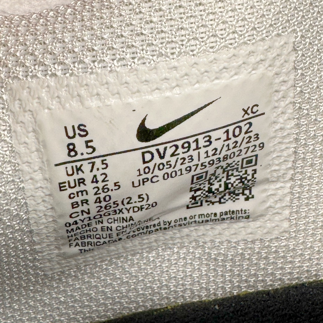 图片[11]-＃JC纯原 NK Air Zoom G.T.Cut 3.0 EP 新款实战低帮篮球鞋 黑白熊猫 DV2913-102 一个月返厂/换新售后服务 支持各种实战 全套原纸板楦头开发 独家原档数据私模唯一正确8层组合大底 全新GT Cut 3.0 全掌搭载了 ZoomX 泡棉 使得整双鞋在缓震表现上可谓相当优秀 拥有着顶级科技配置的同时 颜值设计也非常可观 整体鞋型仍然保留了前低后高的设计 G.T. Cut 传统的突进极速突破的感觉 鞋头麂皮材质和 NK Flywire 飞线工艺 相对来说包裹感更好了 必备的TPU 支撑片 两侧 Swoosh 的透气孔设计 起到散热透气的作用 鞋舌采用类似跑鞋的半开叉式设计 搭配鞋带既可以提升包裹感 又降低了运动中鞋舌乱跑的可能性 鞋子内里填充相当厚实 避免掉跟 尺码：36 36.5 37.5 38 38.5 39 40 40.5 41 42 42.5 43 44 44.5 45 45.5 46 47 47.5 48.5-选品中心