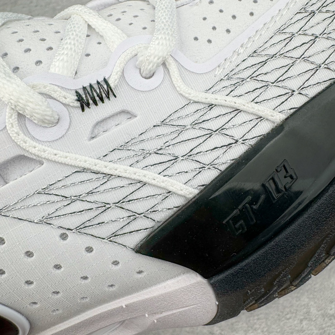 图片[18]-＃JC纯原 NK Air Zoom G.T.Cut 3.0 EP 新款实战低帮篮球鞋 黑白熊猫 DV2913-102 一个月返厂/换新售后服务 支持各种实战 全套原纸板楦头开发 独家原档数据私模唯一正确8层组合大底 全新GT Cut 3.0 全掌搭载了 ZoomX 泡棉 使得整双鞋在缓震表现上可谓相当优秀 拥有着顶级科技配置的同时 颜值设计也非常可观 整体鞋型仍然保留了前低后高的设计 G.T. Cut 传统的突进极速突破的感觉 鞋头麂皮材质和 NK Flywire 飞线工艺 相对来说包裹感更好了 必备的TPU 支撑片 两侧 Swoosh 的透气孔设计 起到散热透气的作用 鞋舌采用类似跑鞋的半开叉式设计 搭配鞋带既可以提升包裹感 又降低了运动中鞋舌乱跑的可能性 鞋子内里填充相当厚实 避免掉跟 尺码：36 36.5 37.5 38 38.5 39 40 40.5 41 42 42.5 43 44 44.5 45 45.5 46 47 47.5 48.5-选品中心