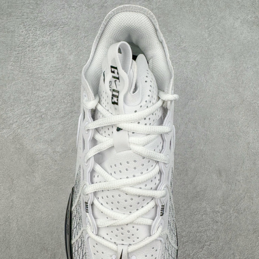 图片[5]-＃JC纯原 NK Air Zoom G.T.Cut 3.0 EP 新款实战低帮篮球鞋 黑白熊猫 DV2913-102 一个月返厂/换新售后服务 支持各种实战 全套原纸板楦头开发 独家原档数据私模唯一正确8层组合大底 全新GT Cut 3.0 全掌搭载了 ZoomX 泡棉 使得整双鞋在缓震表现上可谓相当优秀 拥有着顶级科技配置的同时 颜值设计也非常可观 整体鞋型仍然保留了前低后高的设计 G.T. Cut 传统的突进极速突破的感觉 鞋头麂皮材质和 NK Flywire 飞线工艺 相对来说包裹感更好了 必备的TPU 支撑片 两侧 Swoosh 的透气孔设计 起到散热透气的作用 鞋舌采用类似跑鞋的半开叉式设计 搭配鞋带既可以提升包裹感 又降低了运动中鞋舌乱跑的可能性 鞋子内里填充相当厚实 避免掉跟 尺码：36 36.5 37.5 38 38.5 39 40 40.5 41 42 42.5 43 44 44.5 45 45.5 46 47 47.5 48.5-选品中心