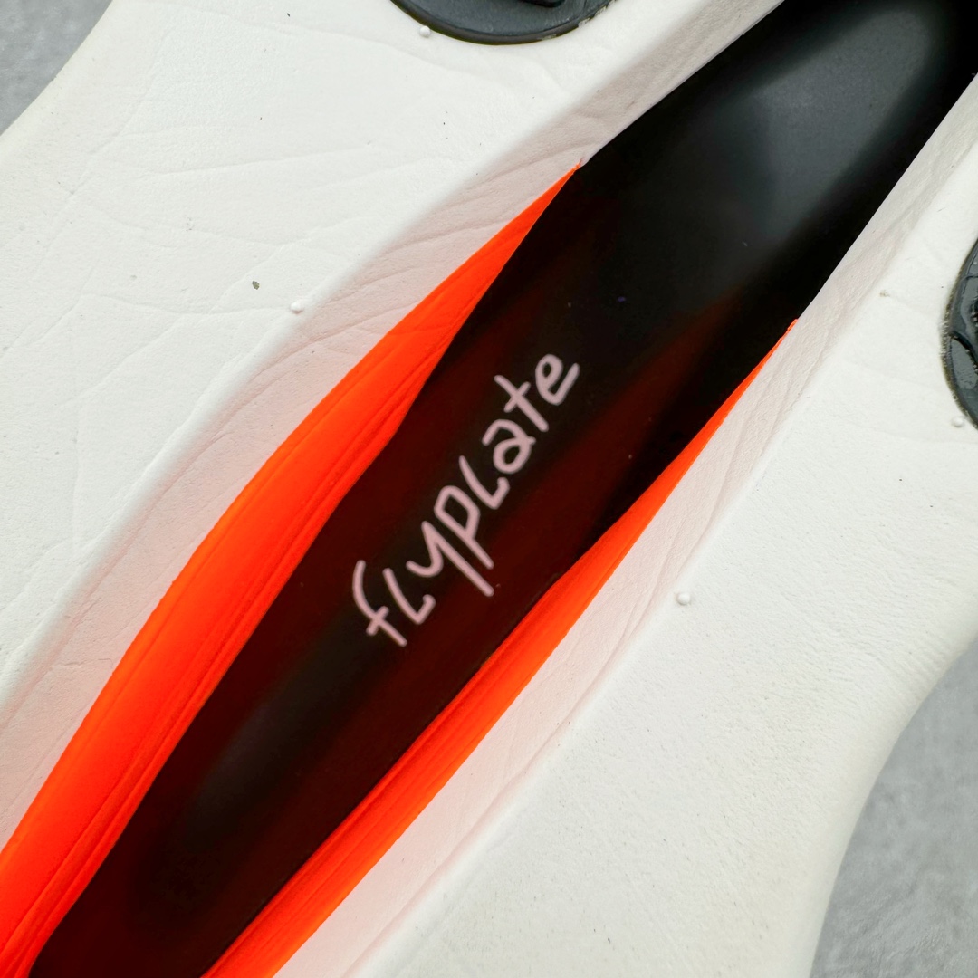 图片[19]-＃JC纯原 NK Air Zoom Alphafly NEXT% 3 2024全新马拉松超级跑鞋 HF7357-900 有史以来最轻盈、测试次数最多的NK Alphafly 经过精英马拉松运动员的测试验证 并搭载Air Zoom气垫 旨在助力跑者实现突破 取得更佳的成绩 在开发过程中 Alphafly 3帮助耐克运动员凯尔文·基普图姆（Kelvin Kiptum）以2：00：35的成绩刷新了马拉松世界纪录 Alphafly的动力设计没有改变——Air Zoom气垫单元、Flyplate碳纤维板和ZoomX泡绵 但是整体系统的制作方法略有调整 优化和提升了对运动员的帮助 主要更新包括一体式鞋底 提供顺畅稳定的“后跟到脚趾”过渡；更宽的全长Flyplate碳纤维板提供稳定助推力 全新Fast Shot外底保证出色牵引力和抓地力 全新Atomknit 3.0鞋面提供更强的控制力、透气性和中足支撑力 尺码：36 36.5 37.5 38 38.5 39 40 40.5 41 42 42.5 43 44 44.5 45 46-选品中心