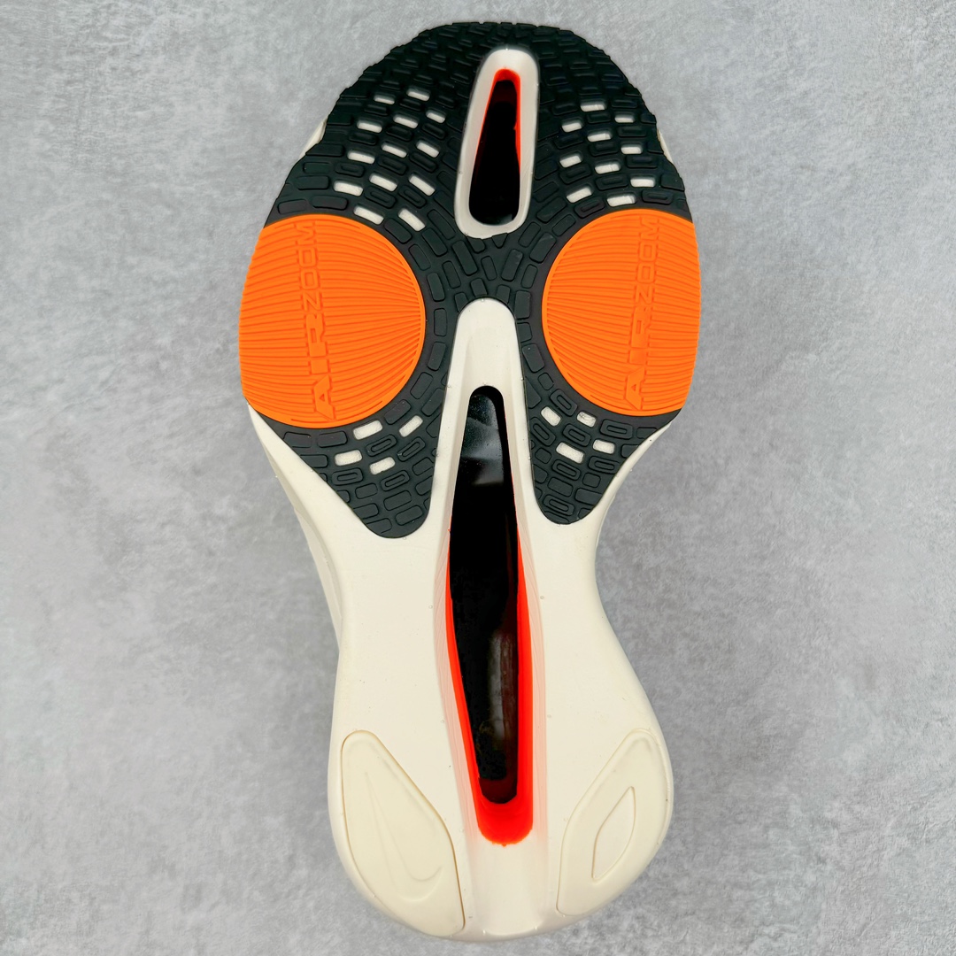 图片[9]-＃JC纯原 NK Air Zoom Alphafly NEXT% 3 2024全新马拉松超级跑鞋 FD8356-100 有史以来最轻盈、测试次数最多的NK Alphafly 经过精英马拉松运动员的测试验证 并搭载Air Zoom气垫 旨在助力跑者实现突破 取得更佳的成绩 在开发过程中 Alphafly 3帮助耐克运动员凯尔文·基普图姆（Kelvin Kiptum）以2：00：35的成绩刷新了马拉松世界纪录 Alphafly的动力设计没有改变——Air Zoom气垫单元、Flyplate碳纤维板和ZoomX泡绵 但是整体系统的制作方法略有调整 优化和提升了对运动员的帮助 主要更新包括一体式鞋底 提供顺畅稳定的“后跟到脚趾”过渡；更宽的全长Flyplate碳纤维板提供稳定助推力 全新Fast Shot外底保证出色牵引力和抓地力 全新Atomknit 3.0鞋面提供更强的控制力、透气性和中足支撑力 尺码：36 36.5 37.5 38 38.5 39 40 40.5 41 42 42.5 43 44 44.5 45 46-选品中心