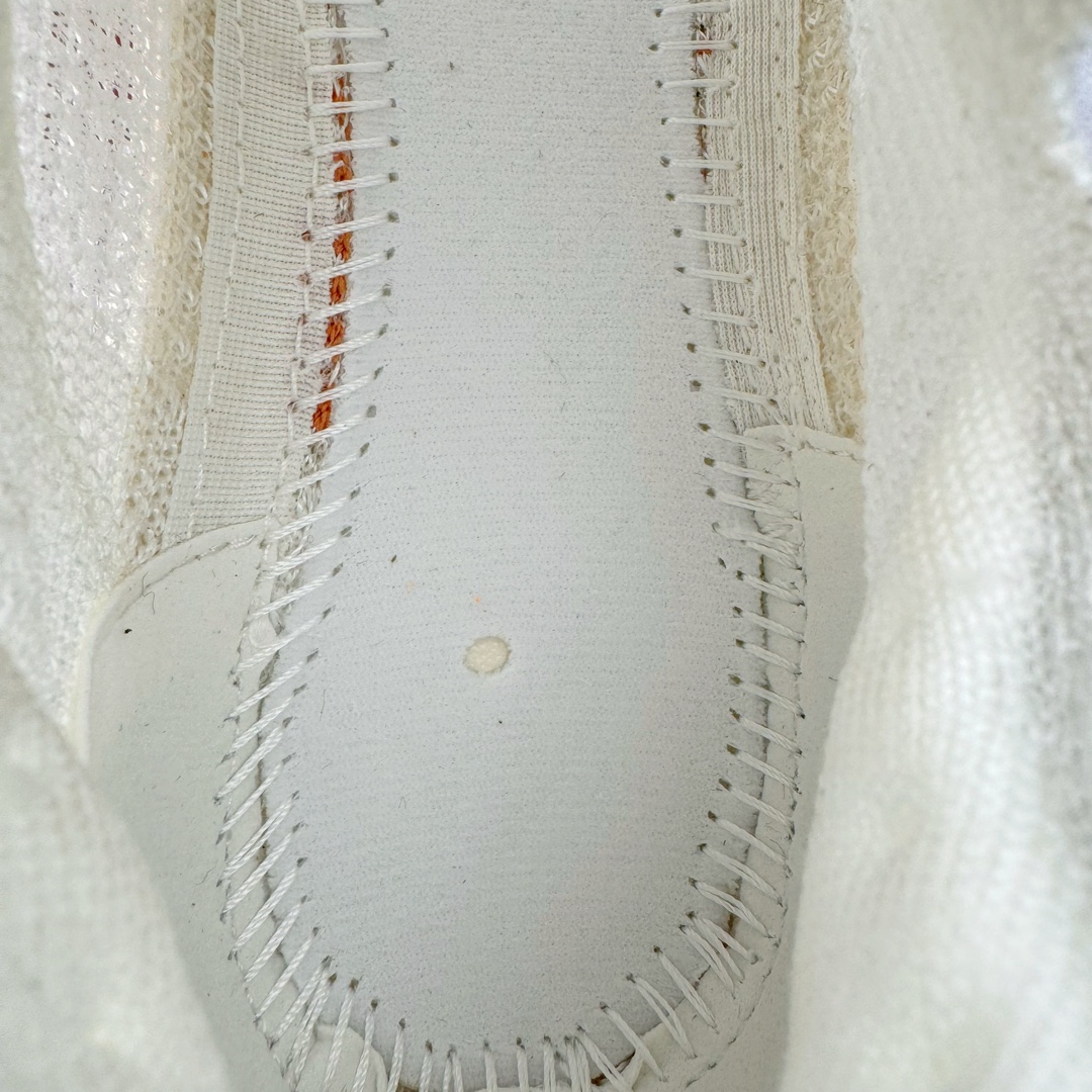 图片[12]-＃JC纯原 NK Air Zoom Alphafly NEXT% 3 2024全新马拉松超级跑鞋 FD8356-100 有史以来最轻盈、测试次数最多的NK Alphafly 经过精英马拉松运动员的测试验证 并搭载Air Zoom气垫 旨在助力跑者实现突破 取得更佳的成绩 在开发过程中 Alphafly 3帮助耐克运动员凯尔文·基普图姆（Kelvin Kiptum）以2：00：35的成绩刷新了马拉松世界纪录 Alphafly的动力设计没有改变——Air Zoom气垫单元、Flyplate碳纤维板和ZoomX泡绵 但是整体系统的制作方法略有调整 优化和提升了对运动员的帮助 主要更新包括一体式鞋底 提供顺畅稳定的“后跟到脚趾”过渡；更宽的全长Flyplate碳纤维板提供稳定助推力 全新Fast Shot外底保证出色牵引力和抓地力 全新Atomknit 3.0鞋面提供更强的控制力、透气性和中足支撑力 尺码：36 36.5 37.5 38 38.5 39 40 40.5 41 42 42.5 43 44 44.5 45 46-选品中心