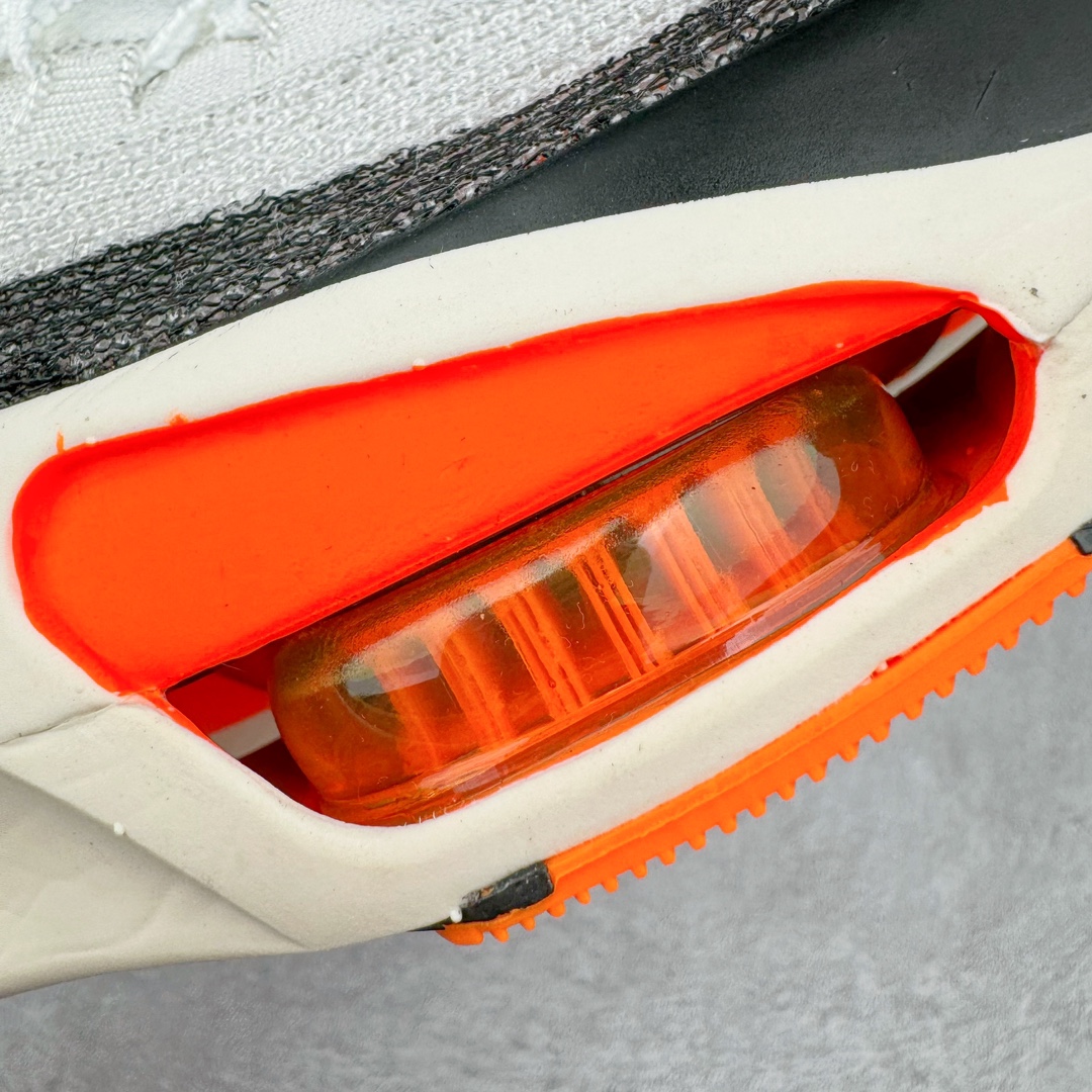 图片[18]-＃JC纯原 NK Air Zoom Alphafly NEXT% 3 2024全新马拉松超级跑鞋 FD8356-100 有史以来最轻盈、测试次数最多的NK Alphafly 经过精英马拉松运动员的测试验证 并搭载Air Zoom气垫 旨在助力跑者实现突破 取得更佳的成绩 在开发过程中 Alphafly 3帮助耐克运动员凯尔文·基普图姆（Kelvin Kiptum）以2：00：35的成绩刷新了马拉松世界纪录 Alphafly的动力设计没有改变——Air Zoom气垫单元、Flyplate碳纤维板和ZoomX泡绵 但是整体系统的制作方法略有调整 优化和提升了对运动员的帮助 主要更新包括一体式鞋底 提供顺畅稳定的“后跟到脚趾”过渡；更宽的全长Flyplate碳纤维板提供稳定助推力 全新Fast Shot外底保证出色牵引力和抓地力 全新Atomknit 3.0鞋面提供更强的控制力、透气性和中足支撑力 尺码：36 36.5 37.5 38 38.5 39 40 40.5 41 42 42.5 43 44 44.5 45 46-选品中心