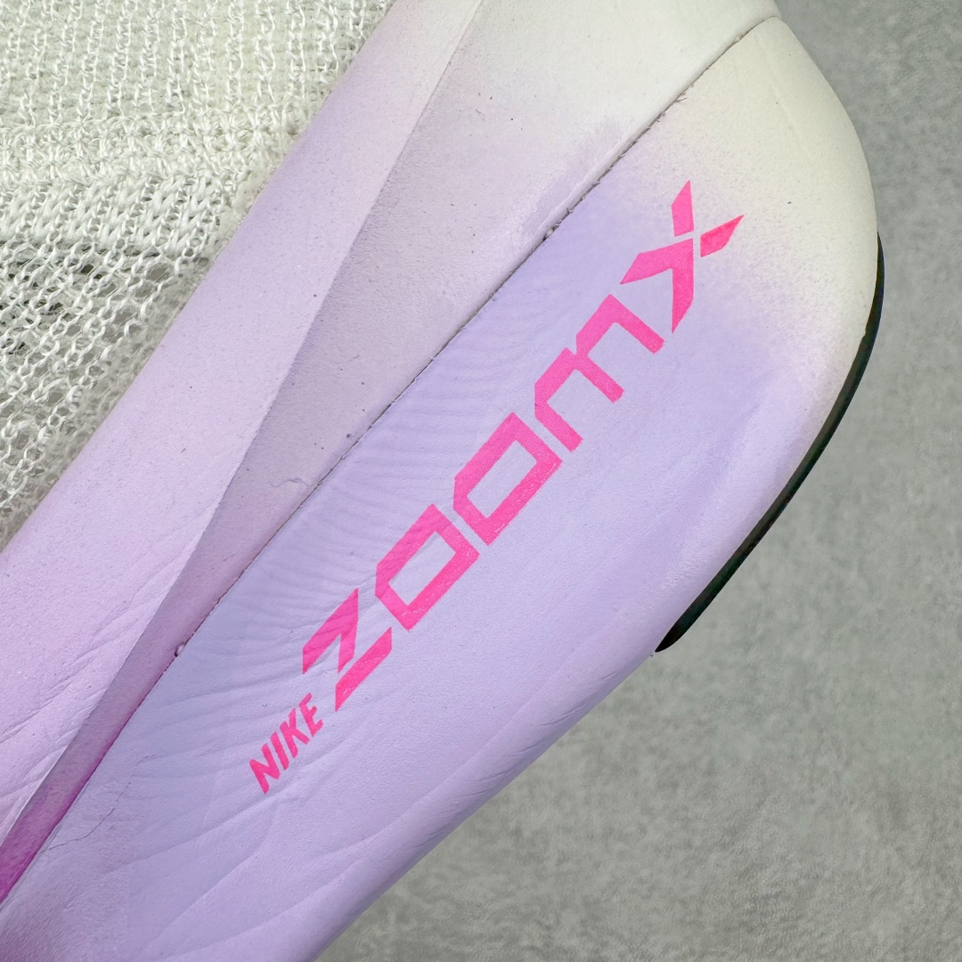 图片[13]-＃JC纯原 NK Air Zoom Alphafly NEXT% 3 2024全新马拉松超级跑鞋 FB8311-100 有史以来最轻盈、测试次数最多的NK Alphafly 经过精英马拉松运动员的测试验证 并搭载Air Zoom气垫 旨在助力跑者实现突破 取得更佳的成绩 在开发过程中 Alphafly 3帮助耐克运动员凯尔文·基普图姆（Kelvin Kiptum）以2：00：35的成绩刷新了马拉松世界纪录 Alphafly的动力设计没有改变——Air Zoom气垫单元、Flyplate碳纤维板和ZoomX泡绵 但是整体系统的制作方法略有调整 优化和提升了对运动员的帮助 主要更新包括一体式鞋底 提供顺畅稳定的“后跟到脚趾”过渡；更宽的全长Flyplate碳纤维板提供稳定助推力 全新Fast Shot外底保证出色牵引力和抓地力 全新Atomknit 3.0鞋面提供更强的控制力、透气性和中足支撑力 尺码：36 36.5 37.5 38 38.5 39 40 40.5 41 42 42.5 43 44 44.5 45 46-选品中心