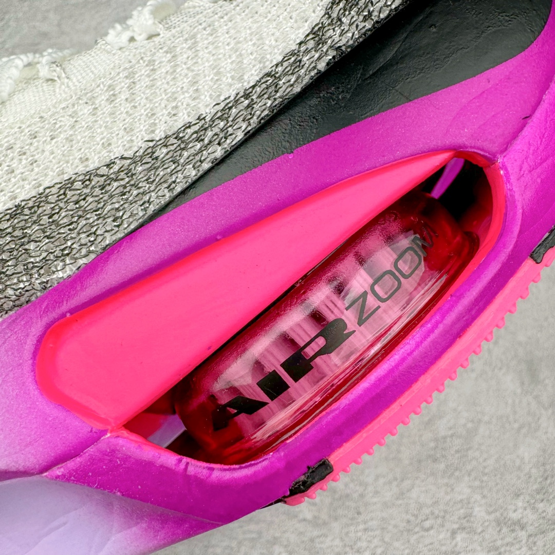 图片[17]-＃JC纯原 NK Air Zoom Alphafly NEXT% 3 2024全新马拉松超级跑鞋 FB8311-100 有史以来最轻盈、测试次数最多的NK Alphafly 经过精英马拉松运动员的测试验证 并搭载Air Zoom气垫 旨在助力跑者实现突破 取得更佳的成绩 在开发过程中 Alphafly 3帮助耐克运动员凯尔文·基普图姆（Kelvin Kiptum）以2：00：35的成绩刷新了马拉松世界纪录 Alphafly的动力设计没有改变——Air Zoom气垫单元、Flyplate碳纤维板和ZoomX泡绵 但是整体系统的制作方法略有调整 优化和提升了对运动员的帮助 主要更新包括一体式鞋底 提供顺畅稳定的“后跟到脚趾”过渡；更宽的全长Flyplate碳纤维板提供稳定助推力 全新Fast Shot外底保证出色牵引力和抓地力 全新Atomknit 3.0鞋面提供更强的控制力、透气性和中足支撑力 尺码：36 36.5 37.5 38 38.5 39 40 40.5 41 42 42.5 43 44 44.5 45 46-选品中心