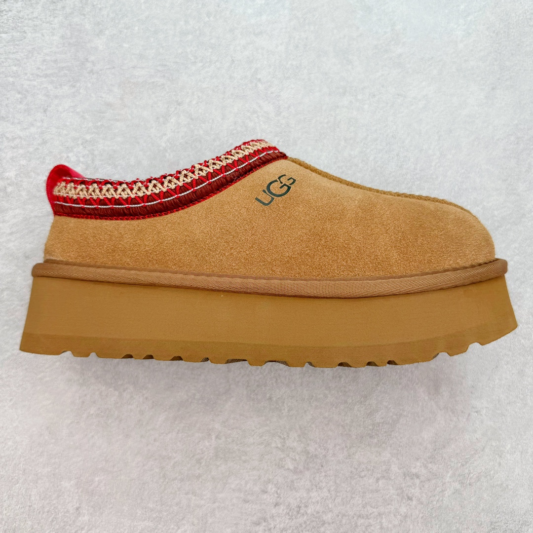 ＃性价比 UGG 2553 秋冬经典户外雪地靴 官方同步包装 检验标 材料采用原厂防污防水皮料 羊毛皮一体 防滑耐磨轻翼大底 保暖性能十足 严寒季节 必属佳品 尺码：35 36 37 38 39 40-选品中心