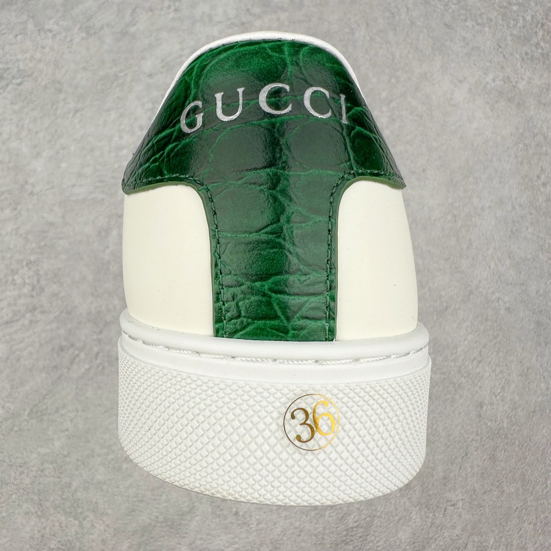 图片[8]-经典高奢古驰GUCCI古驰 Ace Embroidered Low-Top拼色刺绣系列低帮潮流百搭休闲板鞋 市售最强顶级几率混卖版本 全网首发Gucci古驰小蜜蜂 附送原装一致鞋舌仿磨环保纸垫全套专柜包装物及配件外盒标和鞋底嵌入核心防伪芯片感应装置 秒杀市面任何版本意大利进口超软小牛皮+同源出厂真丝绸防尘鞋套袋原装雪梨形超软沙绒纸团高工艺无缝细空胶技术 贴楦误差0.05mm 鞋底采用固特异内外锁死工艺 最大限度弯折永不开胶 原鞋一致效果环保无味❗ 尺码：35 36 37 38 39 40 41 42 43 44-选品中心