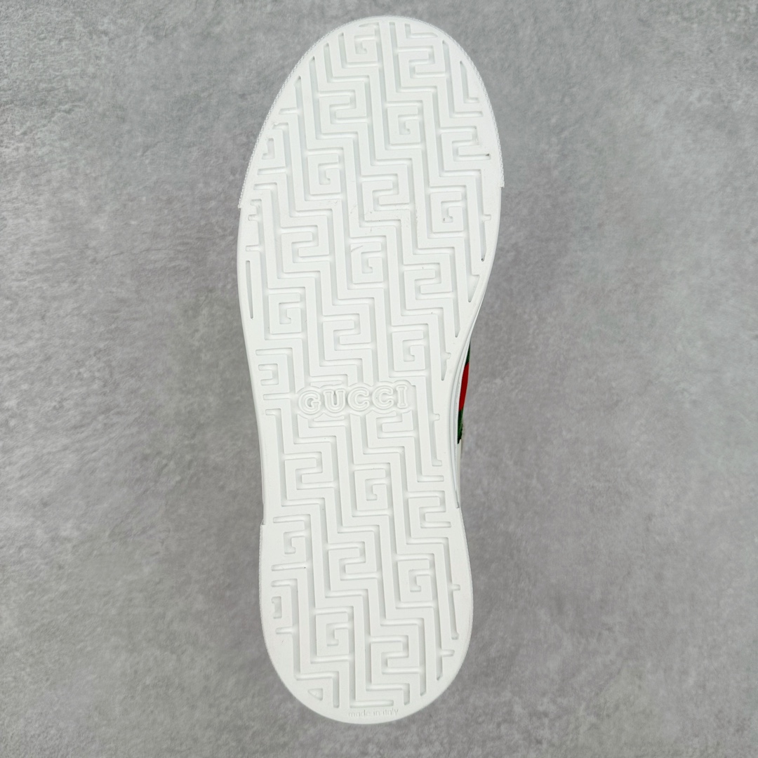 图片[9]-经典高奢古驰GUCCI古驰 Ace Embroidered Low-Top拼色刺绣系列低帮潮流百搭休闲板鞋 市售最强顶级几率混卖版本 全网首发Gucci古驰小蜜蜂 附送原装一致鞋舌仿磨环保纸垫全套专柜包装物及配件外盒标和鞋底嵌入核心防伪芯片感应装置 秒杀市面任何版本意大利进口超软小牛皮+同源出厂真丝绸防尘鞋套袋原装雪梨形超软沙绒纸团高工艺无缝细空胶技术 贴楦误差0.05mm 鞋底采用固特异内外锁死工艺 最大限度弯折永不开胶 原鞋一致效果环保无味❗ 尺码：35 36 37 38 39 40 41 42 43 44-选品中心