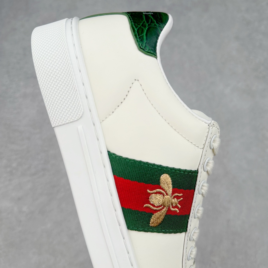 图片[6]-经典高奢古驰GUCCI古驰 Ace Embroidered Low-Top拼色刺绣系列低帮潮流百搭休闲板鞋 市售最强顶级几率混卖版本 全网首发Gucci古驰小蜜蜂 附送原装一致鞋舌仿磨环保纸垫全套专柜包装物及配件外盒标和鞋底嵌入核心防伪芯片感应装置 秒杀市面任何版本意大利进口超软小牛皮+同源出厂真丝绸防尘鞋套袋原装雪梨形超软沙绒纸团高工艺无缝细空胶技术 贴楦误差0.05mm 鞋底采用固特异内外锁死工艺 最大限度弯折永不开胶 原鞋一致效果环保无味❗ 尺码：35 36 37 38 39 40 41 42 43 44-选品中心
