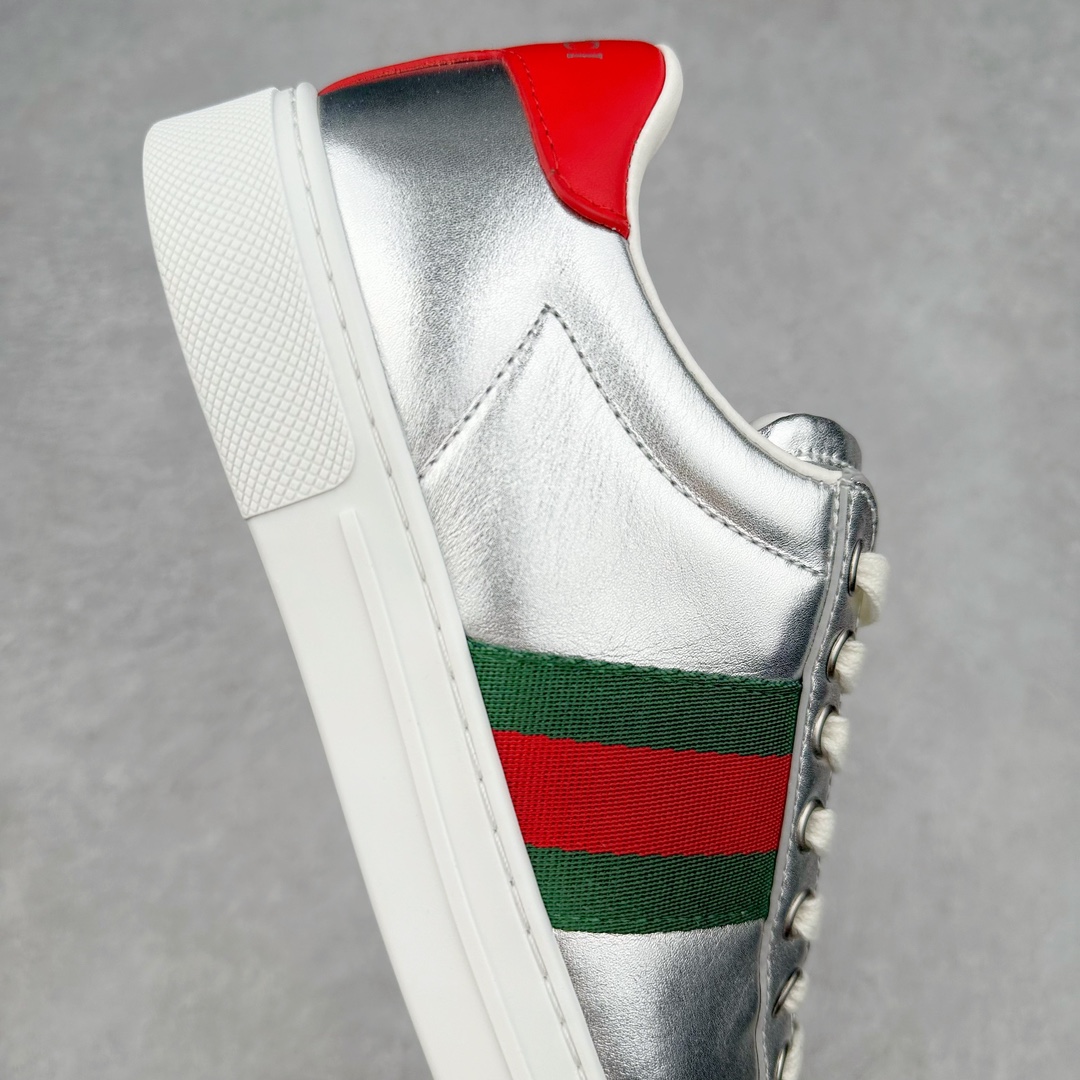 图片[6]-经典高奢古驰GUCCI古驰 Ace Embroidered Low-Top拼色刺绣系列低帮潮流百搭休闲板鞋 市售最强顶级几率混卖版本 全网首发Gucci古驰小蜜蜂 附送原装一致鞋舌仿磨环保纸垫全套专柜包装物及配件外盒标和鞋底嵌入核心防伪芯片感应装置 秒杀市面任何版本意大利进口超软小牛皮+同源出厂真丝绸防尘鞋套袋原装雪梨形超软沙绒纸团高工艺无缝细空胶技术 贴楦误差0.05mm 鞋底采用固特异内外锁死工艺 最大限度弯折永不开胶 原鞋一致效果环保无味❗ 尺码：35 36 37 38 39 40 41 42 43 44-选品中心