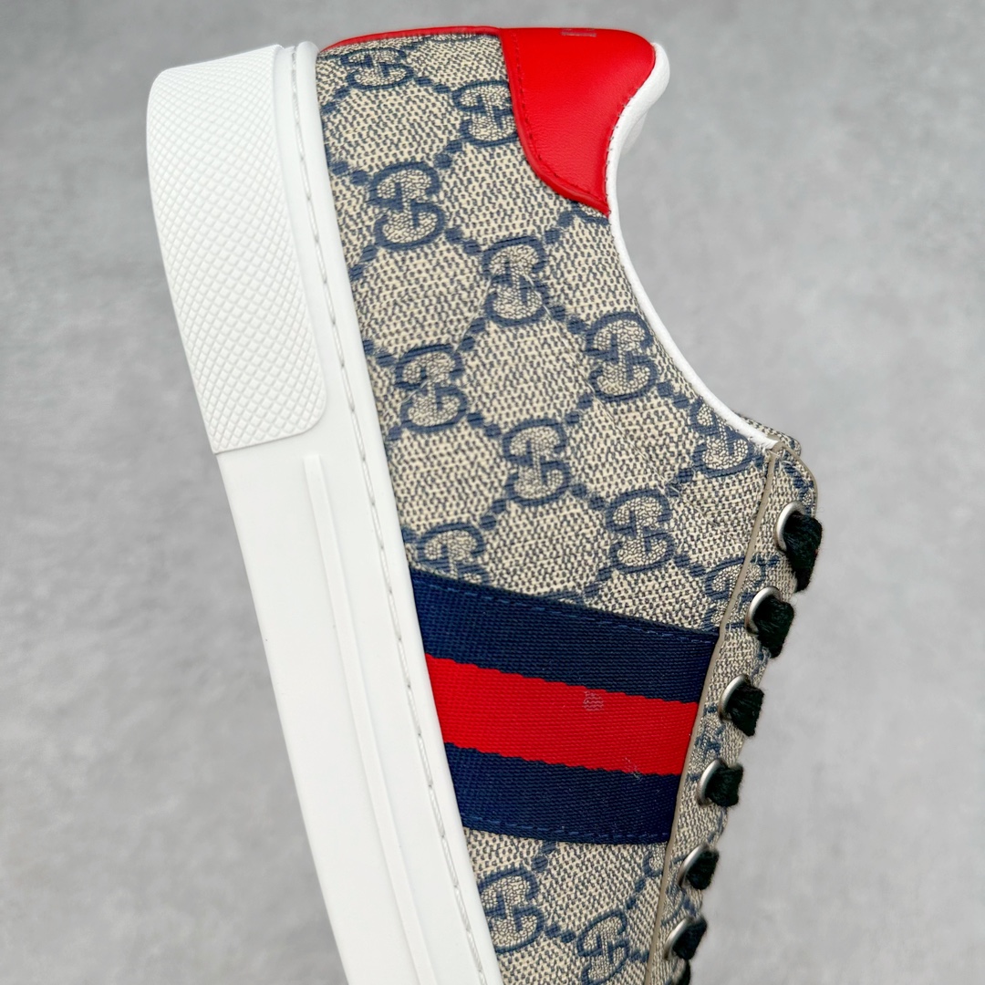 图片[6]-经典高奢古驰GUCCI古驰 Ace Embroidered Low-Top拼色刺绣系列低帮潮流百搭休闲板鞋 市售最强顶级几率混卖版本 全网首发Gucci古驰小蜜蜂 附送原装一致鞋舌仿磨环保纸垫全套专柜包装物及配件外盒标和鞋底嵌入核心防伪芯片感应装置 秒杀市面任何版本意大利进口超软小牛皮+同源出厂真丝绸防尘鞋套袋原装雪梨形超软沙绒纸团高工艺无缝细空胶技术 贴楦误差0.05mm 鞋底采用固特异内外锁死工艺 最大限度弯折永不开胶 原鞋一致效果环保无味❗ 尺码：35 36 37 38 39 40 41 42 43 44-选品中心