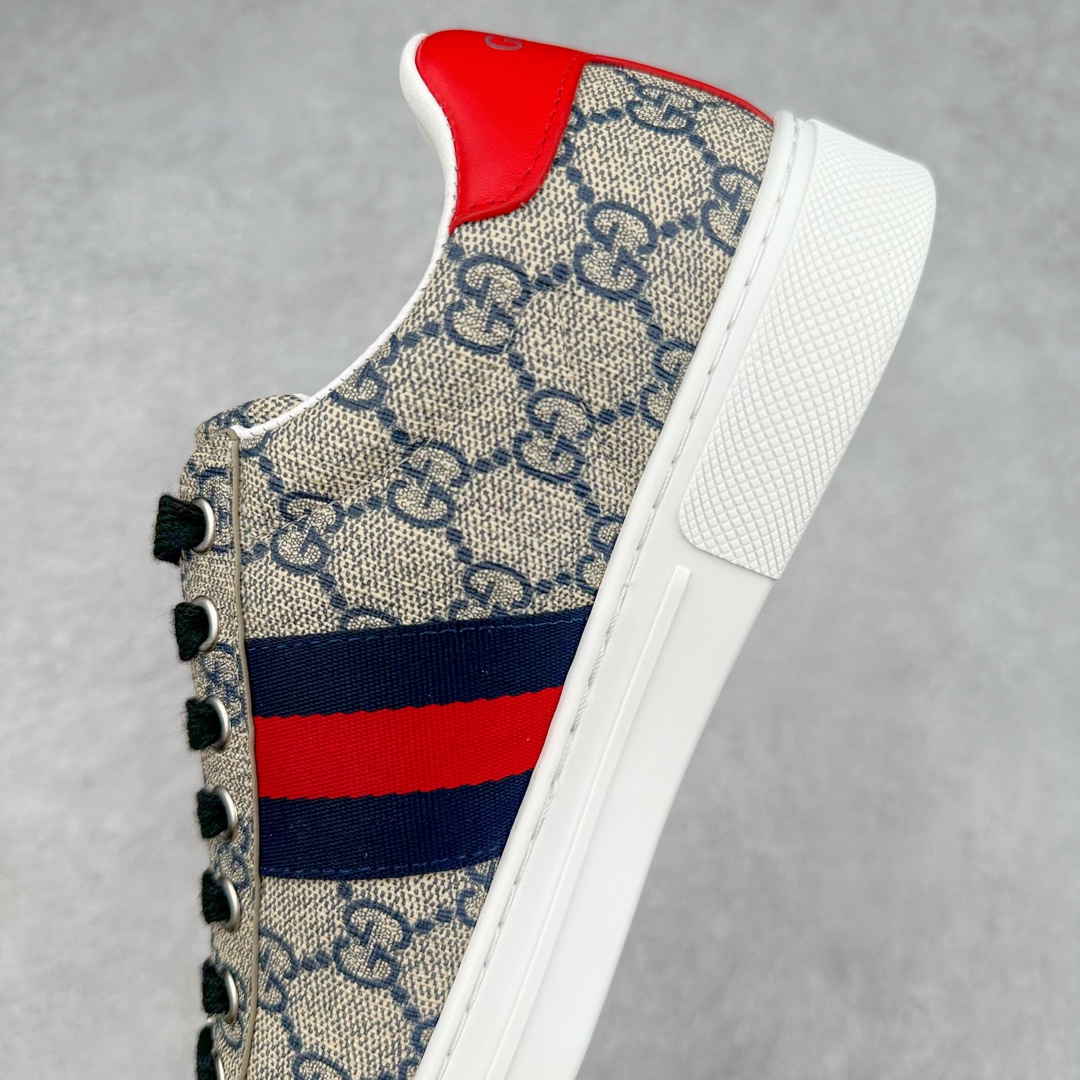 图片[7]-经典高奢古驰GUCCI古驰 Ace Embroidered Low-Top拼色刺绣系列低帮潮流百搭休闲板鞋 市售最强顶级几率混卖版本 全网首发Gucci古驰小蜜蜂 附送原装一致鞋舌仿磨环保纸垫全套专柜包装物及配件外盒标和鞋底嵌入核心防伪芯片感应装置 秒杀市面任何版本意大利进口超软小牛皮+同源出厂真丝绸防尘鞋套袋原装雪梨形超软沙绒纸团高工艺无缝细空胶技术 贴楦误差0.05mm 鞋底采用固特异内外锁死工艺 最大限度弯折永不开胶 原鞋一致效果环保无味❗ 尺码：35 36 37 38 39 40 41 42 43 44-选品中心