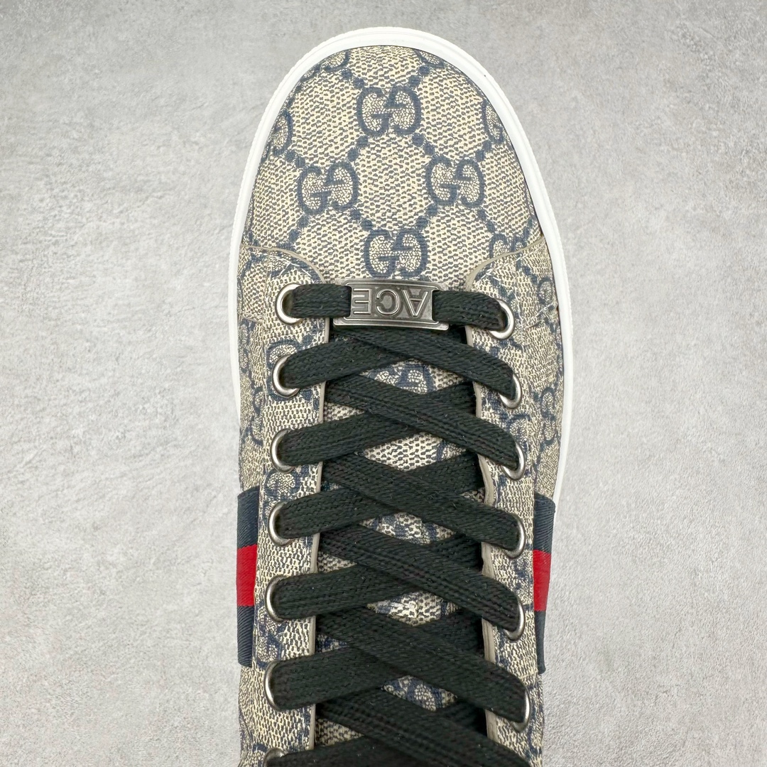图片[4]-经典高奢古驰GUCCI古驰 Ace Embroidered Low-Top拼色刺绣系列低帮潮流百搭休闲板鞋 市售最强顶级几率混卖版本 全网首发Gucci古驰小蜜蜂 附送原装一致鞋舌仿磨环保纸垫全套专柜包装物及配件外盒标和鞋底嵌入核心防伪芯片感应装置 秒杀市面任何版本意大利进口超软小牛皮+同源出厂真丝绸防尘鞋套袋原装雪梨形超软沙绒纸团高工艺无缝细空胶技术 贴楦误差0.05mm 鞋底采用固特异内外锁死工艺 最大限度弯折永不开胶 原鞋一致效果环保无味❗ 尺码：35 36 37 38 39 40 41 42 43 44-选品中心