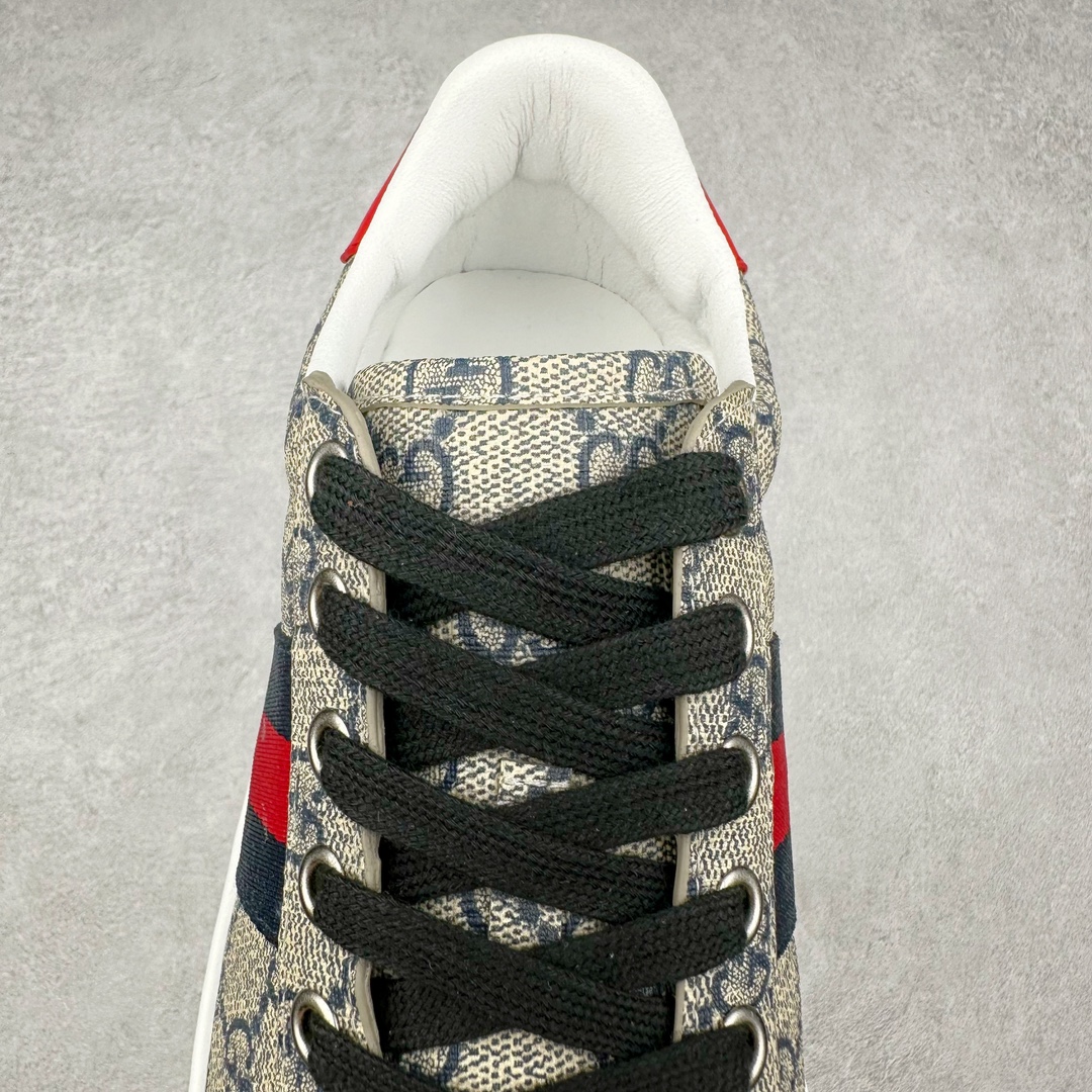 图片[5]-经典高奢古驰GUCCI古驰 Ace Embroidered Low-Top拼色刺绣系列低帮潮流百搭休闲板鞋 市售最强顶级几率混卖版本 全网首发Gucci古驰小蜜蜂 附送原装一致鞋舌仿磨环保纸垫全套专柜包装物及配件外盒标和鞋底嵌入核心防伪芯片感应装置 秒杀市面任何版本意大利进口超软小牛皮+同源出厂真丝绸防尘鞋套袋原装雪梨形超软沙绒纸团高工艺无缝细空胶技术 贴楦误差0.05mm 鞋底采用固特异内外锁死工艺 最大限度弯折永不开胶 原鞋一致效果环保无味❗ 尺码：35 36 37 38 39 40 41 42 43 44-选品中心