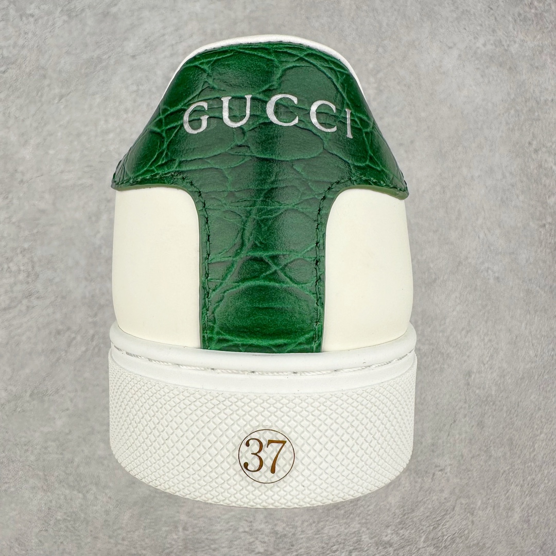 图片[8]-经典高奢古驰GUCCI古驰 Ace Embroidered Low-Top拼色刺绣系列低帮潮流百搭休闲板鞋 市售最强顶级几率混卖版本 全网首发Gucci古驰小蜜蜂 附送原装一致鞋舌仿磨环保纸垫全套专柜包装物及配件外盒标和鞋底嵌入核心防伪芯片感应装置 秒杀市面任何版本意大利进口超软小牛皮+同源出厂真丝绸防尘鞋套袋原装雪梨形超软沙绒纸团高工艺无缝细空胶技术 贴楦误差0.05mm 鞋底采用固特异内外锁死工艺 最大限度弯折永不开胶 原鞋一致效果环保无味❗ 尺码：35 36 37 38 39 40 41 42 43 44-选品中心