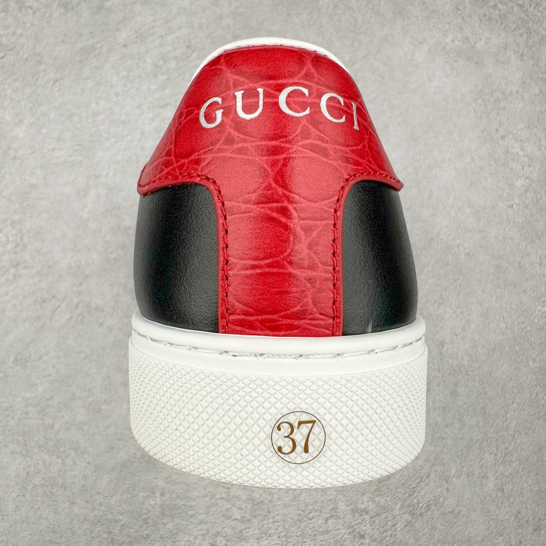 图片[8]-经典高奢古驰GUCCI古驰 Ace Embroidered Low-Top拼色刺绣系列低帮潮流百搭休闲板鞋 市售最强顶级几率混卖版本 全网首发Gucci古驰小蜜蜂 附送原装一致鞋舌仿磨环保纸垫全套专柜包装物及配件外盒标和鞋底嵌入核心防伪芯片感应装置 秒杀市面任何版本意大利进口超软小牛皮+同源出厂真丝绸防尘鞋套袋原装雪梨形超软沙绒纸团高工艺无缝细空胶技术 贴楦误差0.05mm 鞋底采用固特异内外锁死工艺 最大限度弯折永不开胶 原鞋一致效果环保无味❗ 尺码：35 36 37 38 39 40 41 42 43 44-选品中心