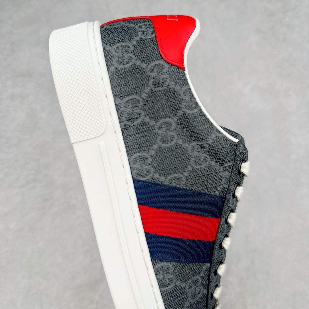 图片[6]-经典高奢古驰GUCCI古驰 Ace Embroidered Low-Top拼色刺绣系列低帮潮流百搭休闲板鞋 市售最强顶级几率混卖版本 全网首发Gucci古驰小蜜蜂 附送原装一致鞋舌仿磨环保纸垫全套专柜包装物及配件外盒标和鞋底嵌入核心防伪芯片感应装置 秒杀市面任何版本意大利进口超软小牛皮+同源出厂真丝绸防尘鞋套袋原装雪梨形超软沙绒纸团高工艺无缝细空胶技术 贴楦误差0.05mm 鞋底采用固特异内外锁死工艺 最大限度弯折永不开胶 原鞋一致效果环保无味❗ 尺码：35 36 37 38 39 40 41 42 43 44-选品中心