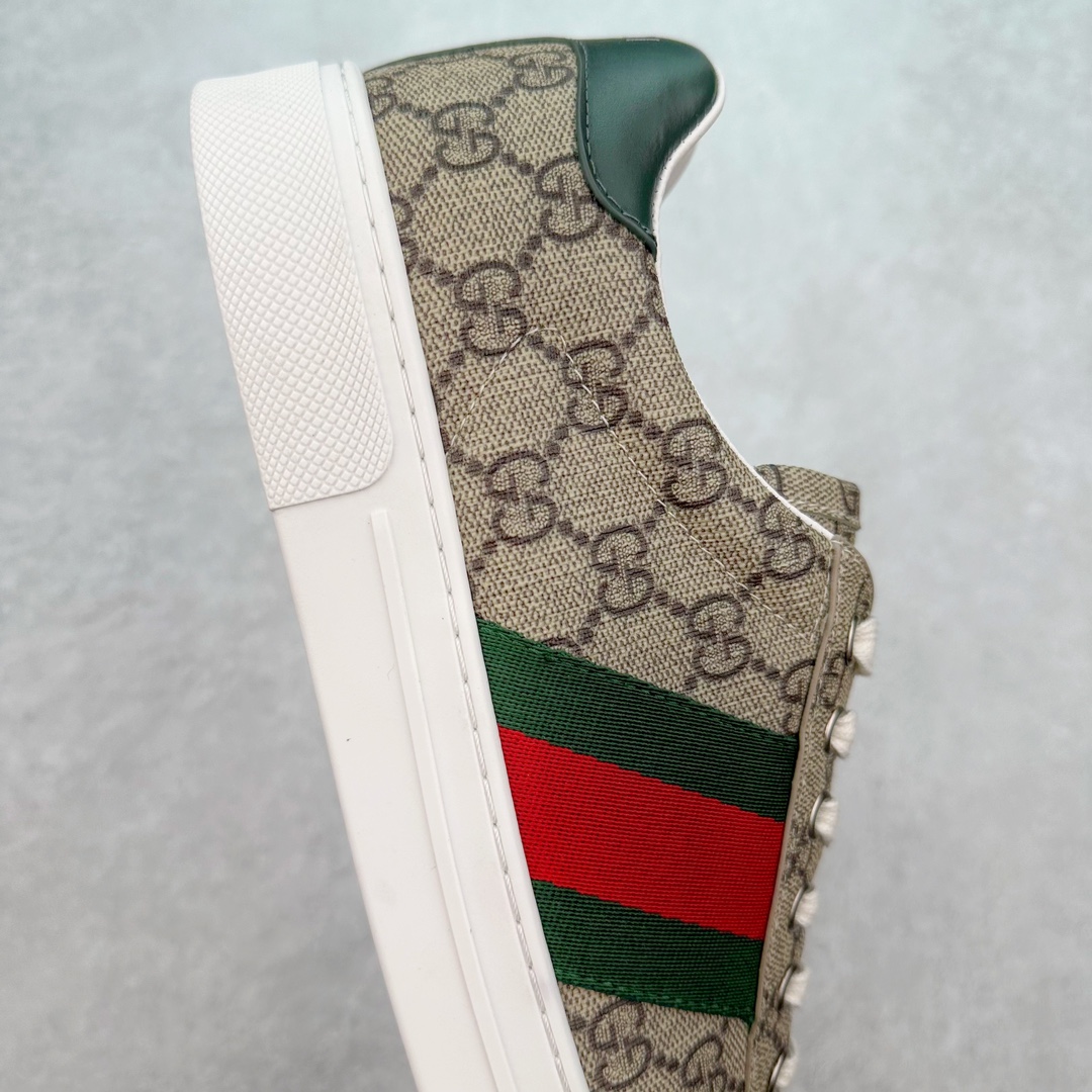 图片[6]-经典高奢古驰GUCCI古驰 Ace Embroidered Low-Top拼色刺绣系列低帮潮流百搭休闲板鞋 市售最强顶级几率混卖版本 全网首发Gucci古驰小蜜蜂 附送原装一致鞋舌仿磨环保纸垫全套专柜包装物及配件外盒标和鞋底嵌入核心防伪芯片感应装置 秒杀市面任何版本意大利进口超软小牛皮+同源出厂真丝绸防尘鞋套袋原装雪梨形超软沙绒纸团高工艺无缝细空胶技术 贴楦误差0.05mm 鞋底采用固特异内外锁死工艺 最大限度弯折永不开胶 原鞋一致效果环保无味❗ 尺码：35 36 37 38 39 40 41 42 43 44-选品中心
