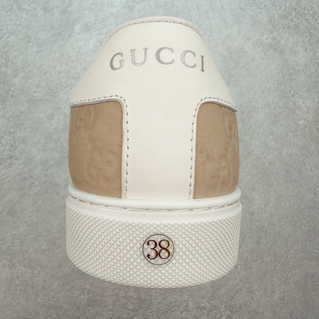 图片[8]-经典高奢古驰GUCCI古驰 Ace Embroidered Low-Top拼色刺绣系列低帮潮流百搭休闲板鞋 市售最强顶级几率混卖版本 全网首发Gucci古驰小蜜蜂 附送原装一致鞋舌仿磨环保纸垫全套专柜包装物及配件外盒标和鞋底嵌入核心防伪芯片感应装置 秒杀市面任何版本意大利进口超软小牛皮+同源出厂真丝绸防尘鞋套袋原装雪梨形超软沙绒纸团高工艺无缝细空胶技术 贴楦误差0.05mm 鞋底采用固特异内外锁死工艺 最大限度弯折永不开胶 原鞋一致效果环保无味❗ 尺码：35 36 37 38 39 40 41 42 43 44-选品中心