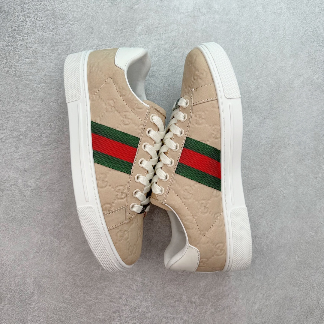 图片[3]-经典高奢古驰GUCCI古驰 Ace Embroidered Low-Top拼色刺绣系列低帮潮流百搭休闲板鞋 市售最强顶级几率混卖版本 全网首发Gucci古驰小蜜蜂 附送原装一致鞋舌仿磨环保纸垫全套专柜包装物及配件外盒标和鞋底嵌入核心防伪芯片感应装置 秒杀市面任何版本意大利进口超软小牛皮+同源出厂真丝绸防尘鞋套袋原装雪梨形超软沙绒纸团高工艺无缝细空胶技术 贴楦误差0.05mm 鞋底采用固特异内外锁死工艺 最大限度弯折永不开胶 原鞋一致效果环保无味❗ 尺码：35 36 37 38 39 40 41 42 43 44-选品中心