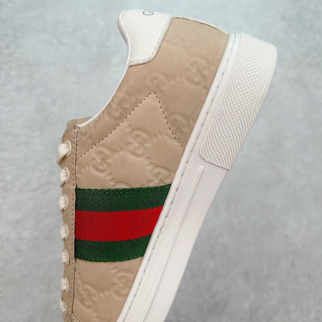 图片[7]-经典高奢古驰GUCCI古驰 Ace Embroidered Low-Top拼色刺绣系列低帮潮流百搭休闲板鞋 市售最强顶级几率混卖版本 全网首发Gucci古驰小蜜蜂 附送原装一致鞋舌仿磨环保纸垫全套专柜包装物及配件外盒标和鞋底嵌入核心防伪芯片感应装置 秒杀市面任何版本意大利进口超软小牛皮+同源出厂真丝绸防尘鞋套袋原装雪梨形超软沙绒纸团高工艺无缝细空胶技术 贴楦误差0.05mm 鞋底采用固特异内外锁死工艺 最大限度弯折永不开胶 原鞋一致效果环保无味❗ 尺码：35 36 37 38 39 40 41 42 43 44-选品中心