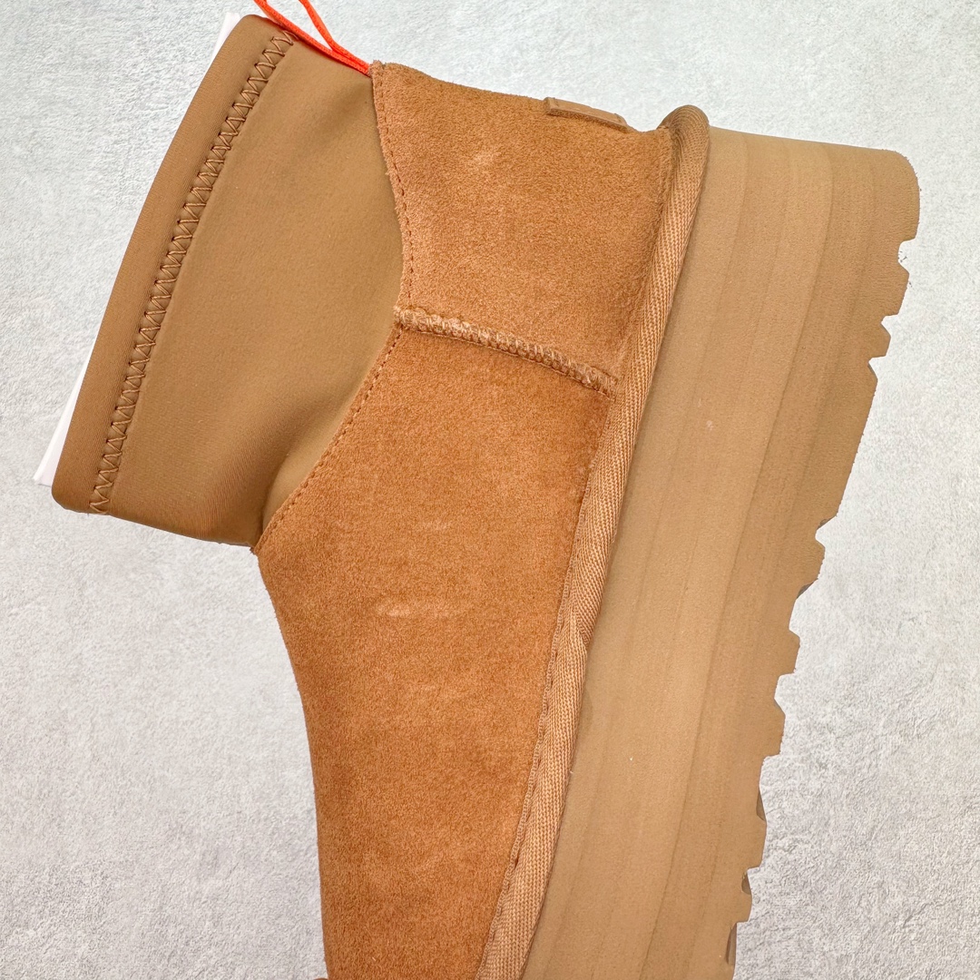 图片[7]-＃GX UGG 8170 经典秋冬羊皮毛一体雪地靴 全鞋采用ZP同厂 隆丰A级澳洲进口羊皮毛一体 品牌代工厂生产线 完全遵循ZP工艺流程 代工厂原厂版师 秉承无原鞋不开发选择 注重每一处细节 市面最正版型 TREADLITE\\\”轻翼\\\”科技外底 轻便/耐用/柔韧/桩型【售后郑重承诺】一个月内若出现重大脱胶/断底等质量问题 直接为您换新！尺码：35 36 37 38 39 40-选品中心