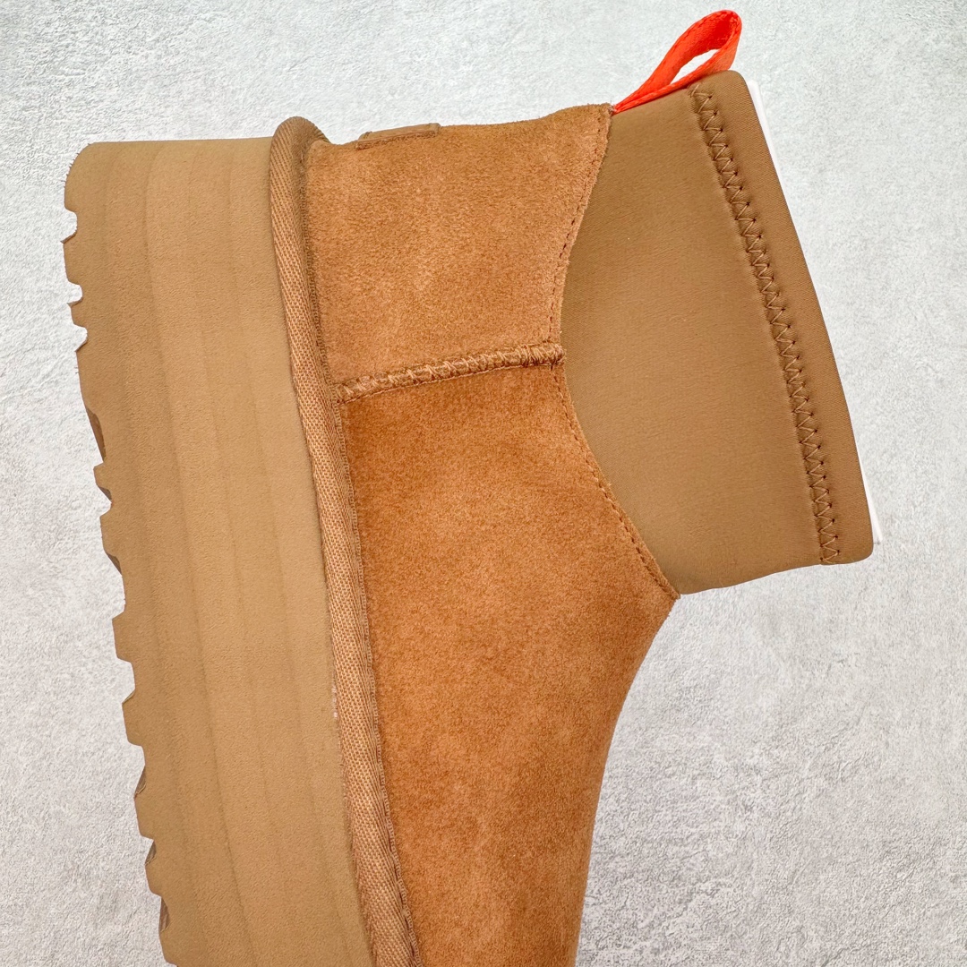 图片[6]-＃GX UGG 8170 经典秋冬羊皮毛一体雪地靴 全鞋采用ZP同厂 隆丰A级澳洲进口羊皮毛一体 品牌代工厂生产线 完全遵循ZP工艺流程 代工厂原厂版师 秉承无原鞋不开发选择 注重每一处细节 市面最正版型 TREADLITE\\\”轻翼\\\”科技外底 轻便/耐用/柔韧/桩型【售后郑重承诺】一个月内若出现重大脱胶/断底等质量问题 直接为您换新！尺码：35 36 37 38 39 40-选品中心