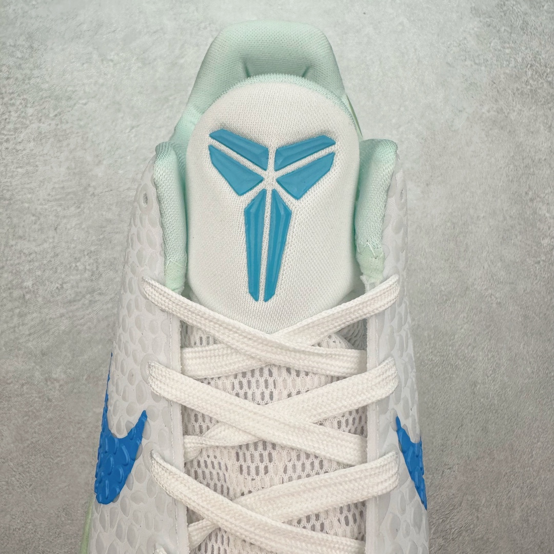 图片[5]-NK Zoom Kobe 6 科比六代 CW2190-402 采用了复合式的鞋面 内层为透气网面 中层加载Fly wire科技 而外层则用聚氨酯岛状结构塑造出非常逼真的蛇麟纹路 多层的鞋面结构带来了更好的透气性和更有针对性的保护 加入了双层记忆海绵鞋垫 可根据球员脚形自动调节以提高合脚度 使脚感更加柔软舒适 赋予球员非一般的球场舒适感受 尺码：40 40.5 41 42 42.5 43 44 44.5 45 46-选品中心