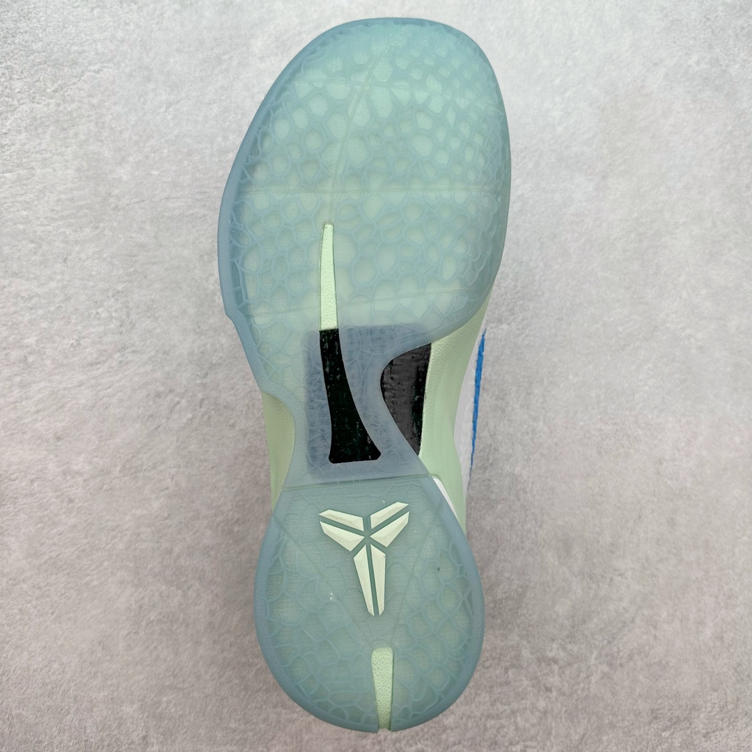 图片[9]-NK Zoom Kobe 6 科比六代 CW2190-402 采用了复合式的鞋面 内层为透气网面 中层加载Fly wire科技 而外层则用聚氨酯岛状结构塑造出非常逼真的蛇麟纹路 多层的鞋面结构带来了更好的透气性和更有针对性的保护 加入了双层记忆海绵鞋垫 可根据球员脚形自动调节以提高合脚度 使脚感更加柔软舒适 赋予球员非一般的球场舒适感受 尺码：40 40.5 41 42 42.5 43 44 44.5 45 46-选品中心