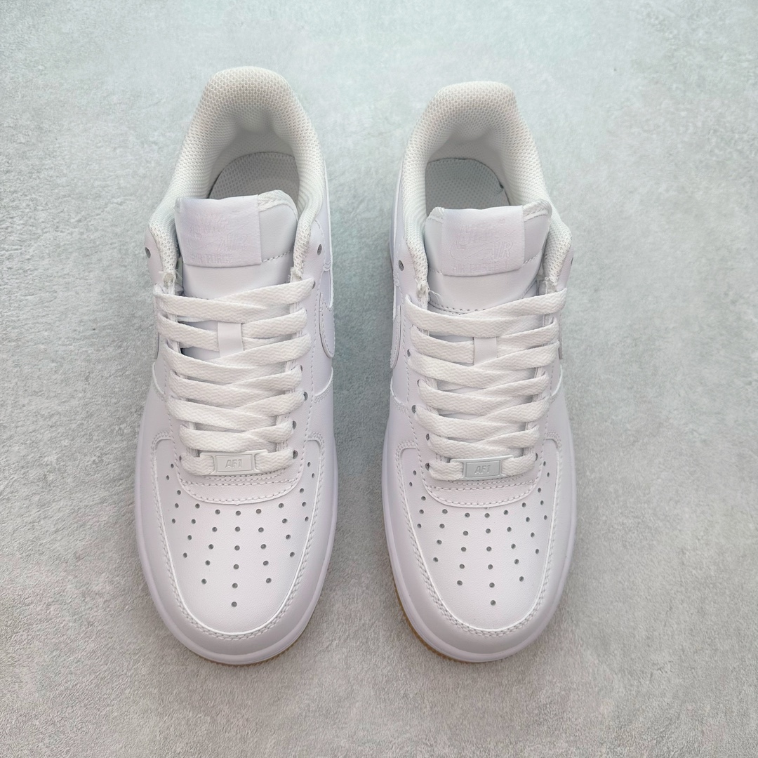 图片[2]-NK Air Force 1´07 Low 空军一号低帮百搭休闲运动板鞋 DJ2739-100 柔软、弹性十足的缓震性能和出色的中底设计 横跨复古与现代的外型结合 造就出风靡全球 三十多年的Force 1 直到今天还深受青睐 尺码：36 36.5 37.5 38 38.5 39 40 40.5 41 42 42.5 43 44 44.5 45-选品中心