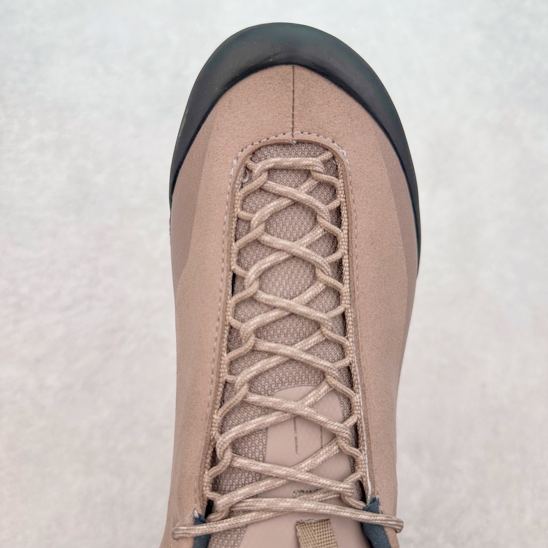 图片[4]-加拿大品牌 始祖鸟·Arcteryx始祖鸟 Konseal Lt 轻量网布防滑轻便耐磨低帮越野跑步鞋 利用先进的技术、更轻但可靠耐用的材料和高度专注的设计流程，我们创造了我们最轻的接近鞋 Konseal LT。它专为在您携带背包和攀爬装备时覆盖崎岖的地面而设计，提供足底支撑和保护、应对不断変化的地形的敏捷性以及 Vibram® Megagrip 外底的自抓地力。内里提供赤足舒适感，鞋跟可平折，因此您可以在系绳或露营时将其作为木屐穿着。尺码：35 36 37 38 39 40 41 42 43 44 45-选品中心