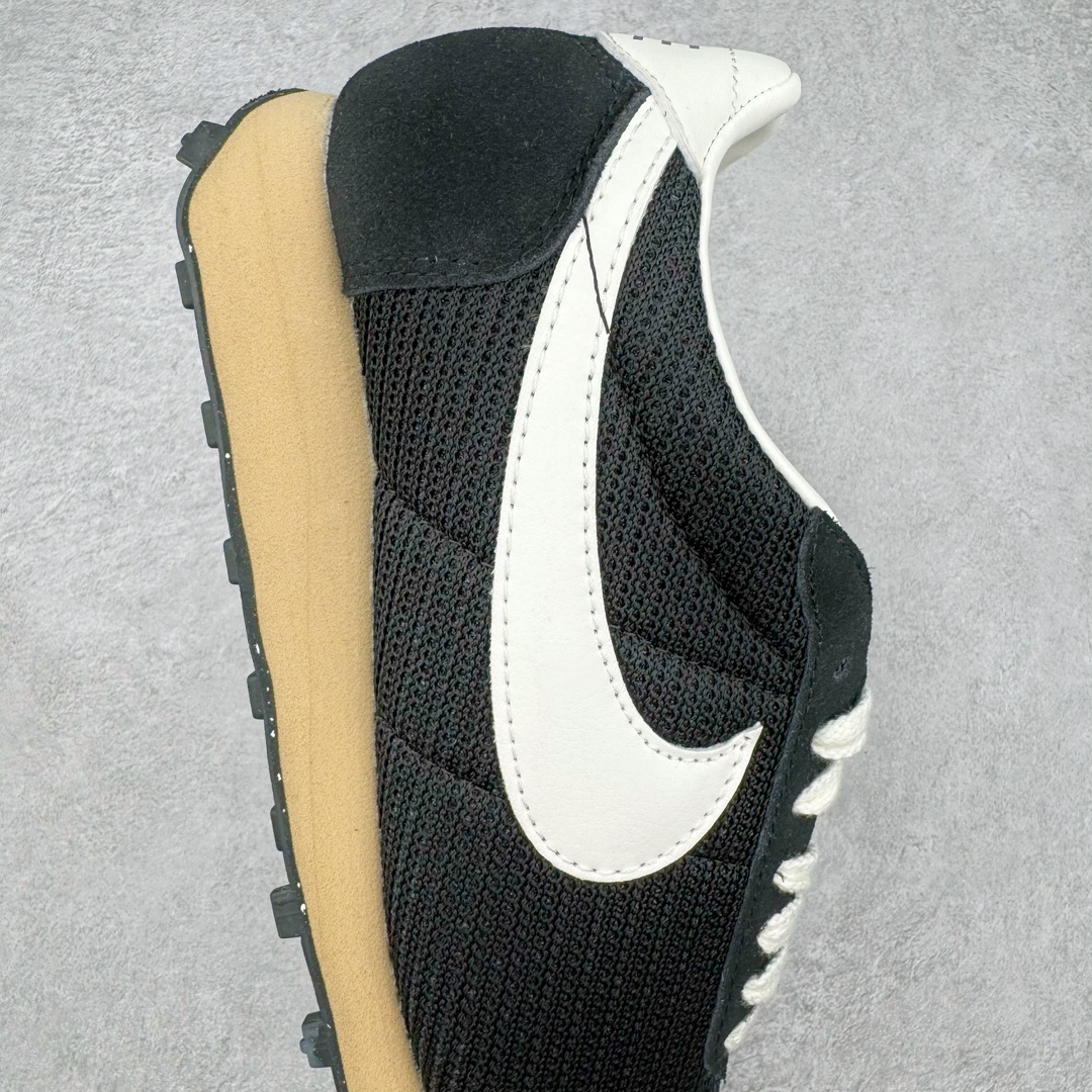 图片[6]-＃KZ纯原 Stussy x NK Roshe Run LD-1000 舒适百搭防滑耐磨低帮休闲跑步鞋男女同款 斯图西联名 黑白 HM0950-001 以其中白蓝色款式为例 设计师将白色作为底色 使用蓝色点缀两侧 NK Swoosh 提升视觉层次感的同时还进一步丰富色彩体系 材质方面更是尽显复古气质 全鞋采用大面积网眼面料设计 再在鞋头位置搭配上一大块绒面革 塑造出出色质感以及良好的透气性能 细节上 最醒目的便是两侧精致的Swoosh 点明品牌身份 此外鞋舌上出现的 Stussy 手绘涂鸦字体同样格外亮眼 不仅如此 鞋款后跟上还有 Stussy 字样 Logo 再次点题 彰显出该鞋款特有的联名属性 尺码：36 36.5 37.5 38 38.5 39 40 40.5 41 42 42.5 43 44 44.5 45 46-选品中心