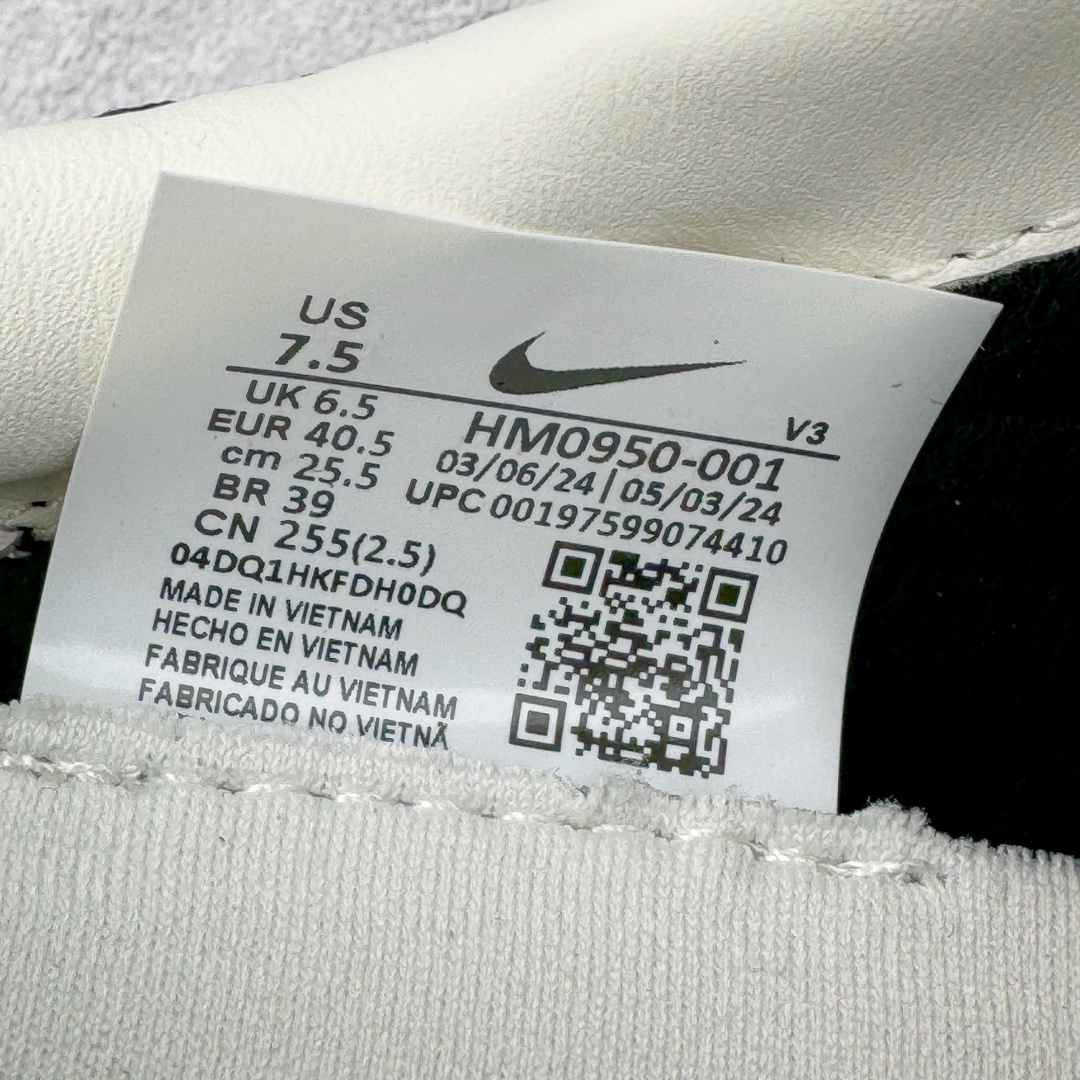 图片[11]-＃KZ纯原 Stussy x NK Roshe Run LD-1000 舒适百搭防滑耐磨低帮休闲跑步鞋男女同款 斯图西联名 黑白 HM0950-001 以其中白蓝色款式为例 设计师将白色作为底色 使用蓝色点缀两侧 NK Swoosh 提升视觉层次感的同时还进一步丰富色彩体系 材质方面更是尽显复古气质 全鞋采用大面积网眼面料设计 再在鞋头位置搭配上一大块绒面革 塑造出出色质感以及良好的透气性能 细节上 最醒目的便是两侧精致的Swoosh 点明品牌身份 此外鞋舌上出现的 Stussy 手绘涂鸦字体同样格外亮眼 不仅如此 鞋款后跟上还有 Stussy 字样 Logo 再次点题 彰显出该鞋款特有的联名属性 尺码：36 36.5 37.5 38 38.5 39 40 40.5 41 42 42.5 43 44 44.5 45 46-选品中心